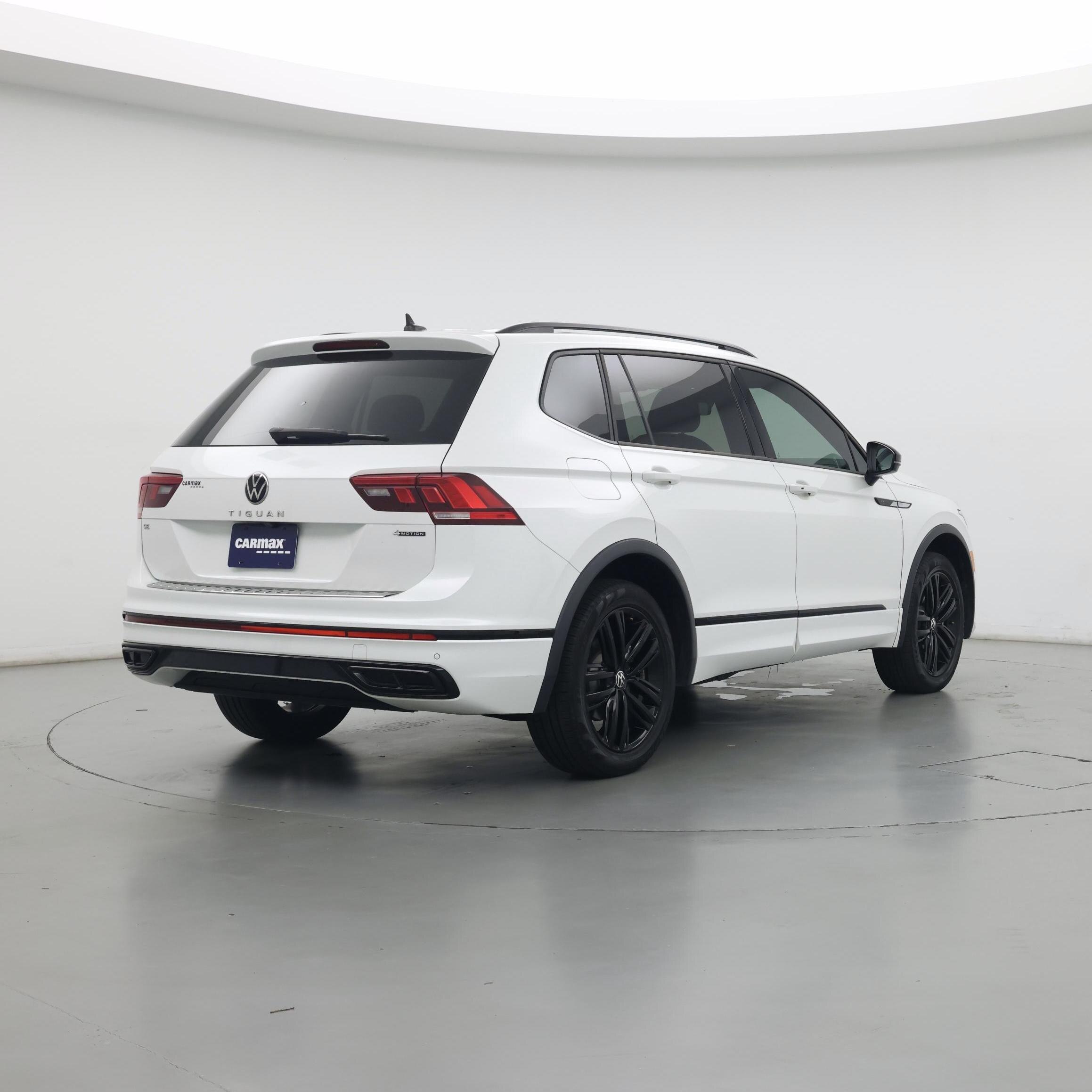 Thumbnail: 2022 Volkswagen Tiguan - 2