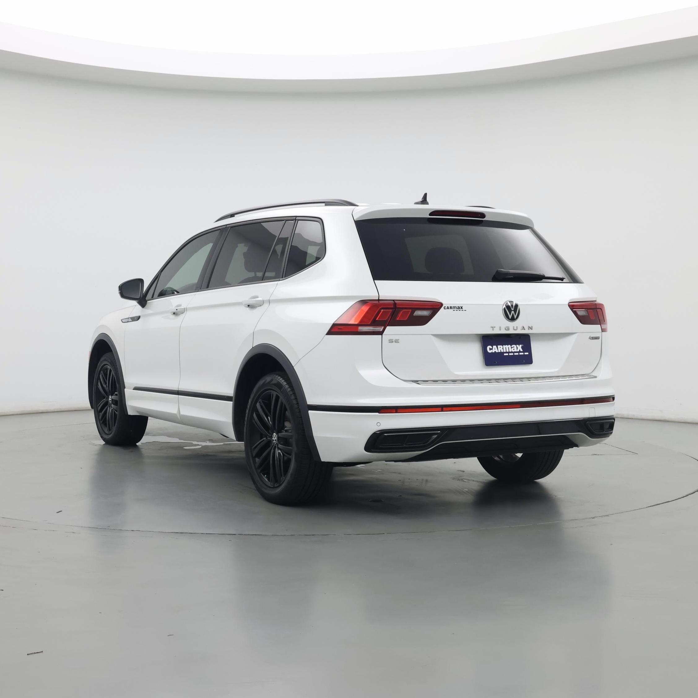 Thumbnail: 2022 Volkswagen Tiguan - 3