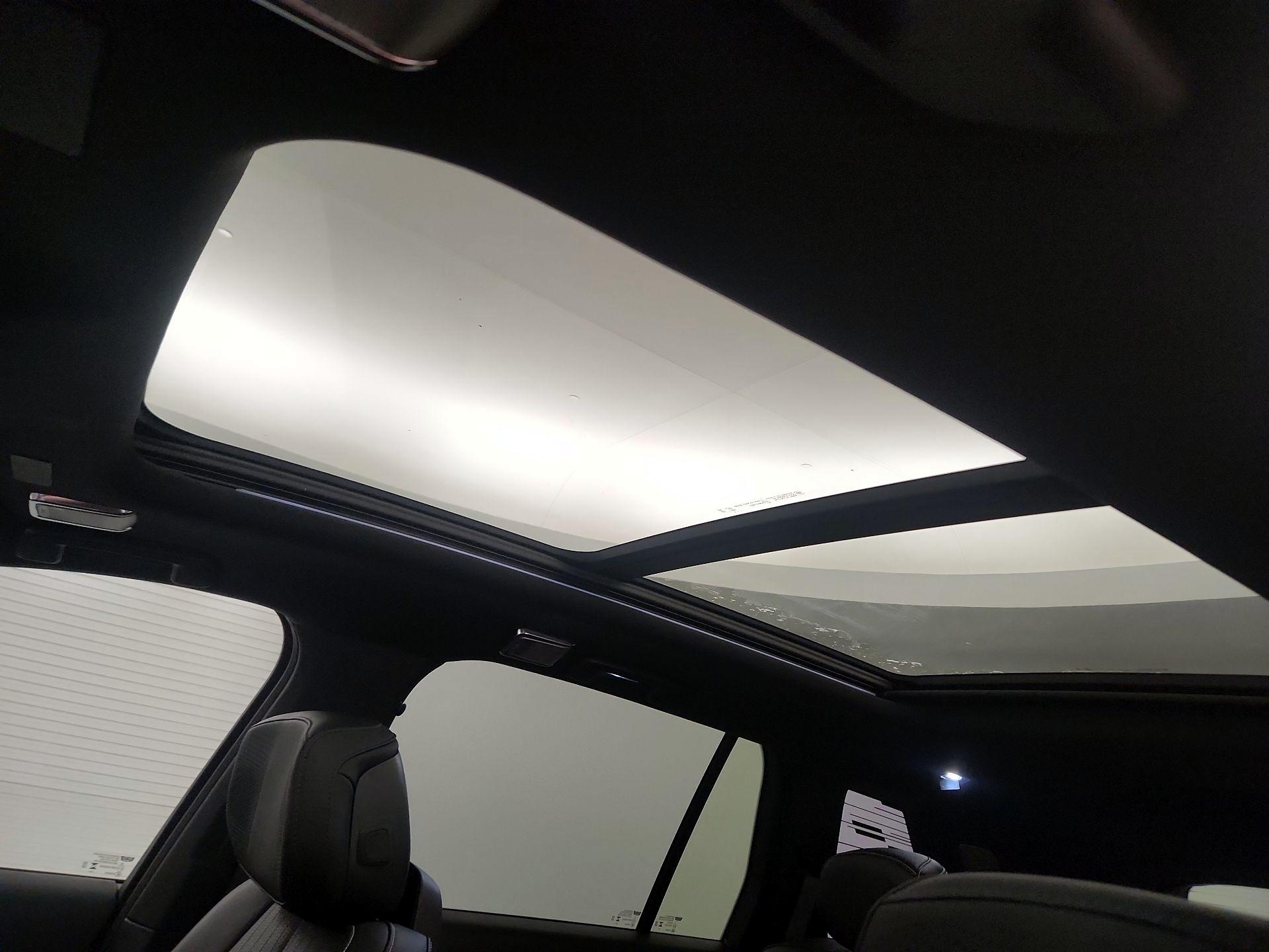 Thumbnail: 2026 Cadillac Vistiq - 20