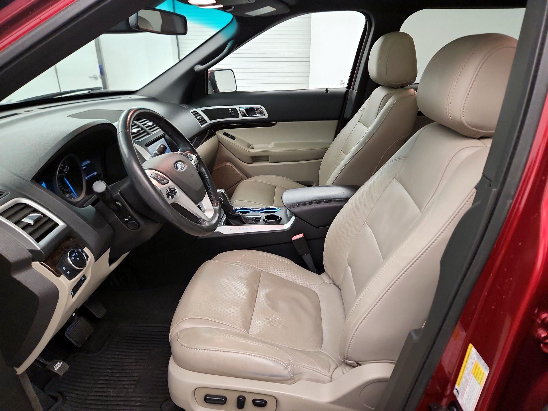 Thumbnail: 2015 Ford Explorer - 9