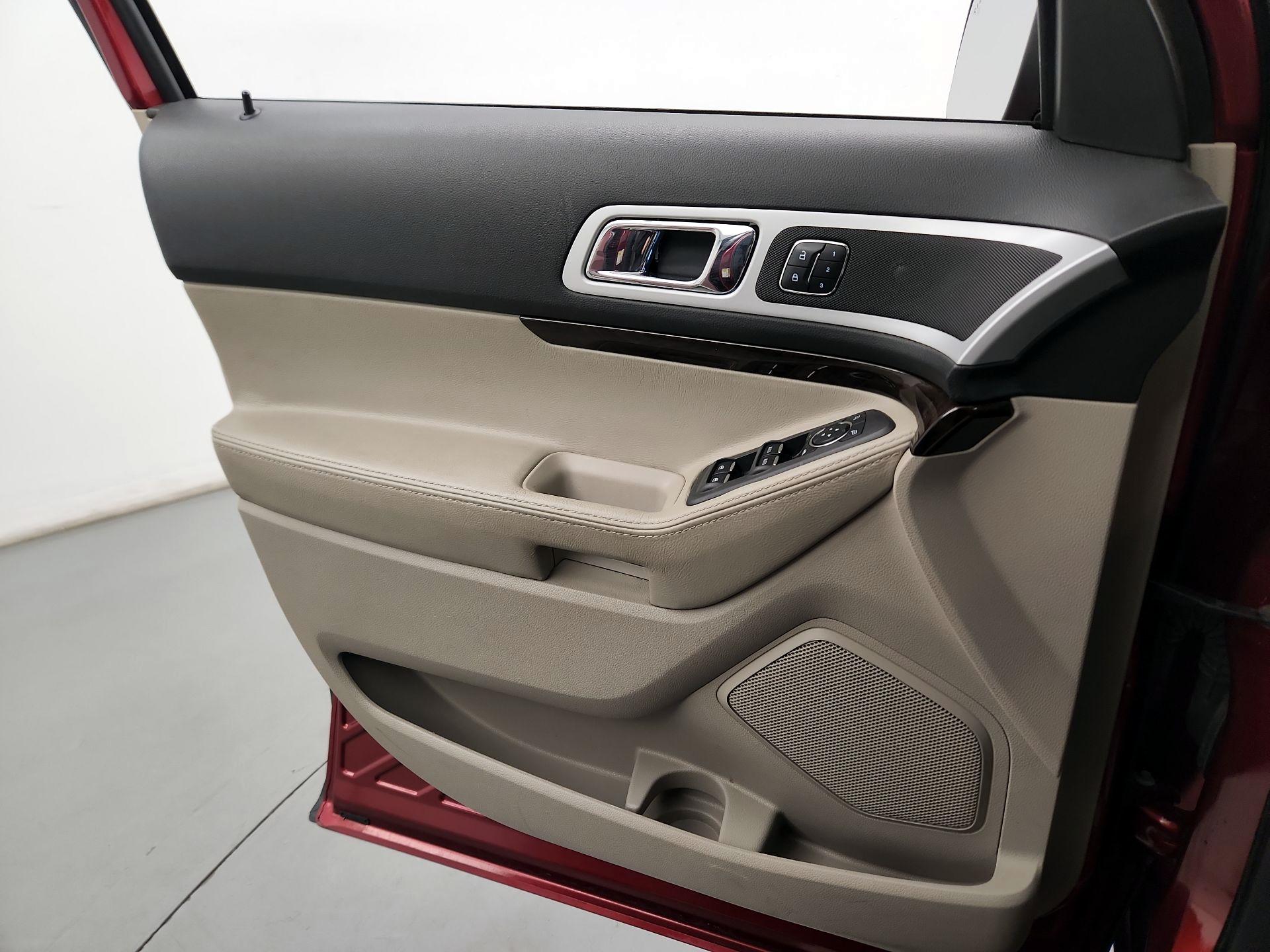 Thumbnail: 2015 Ford Explorer - 10