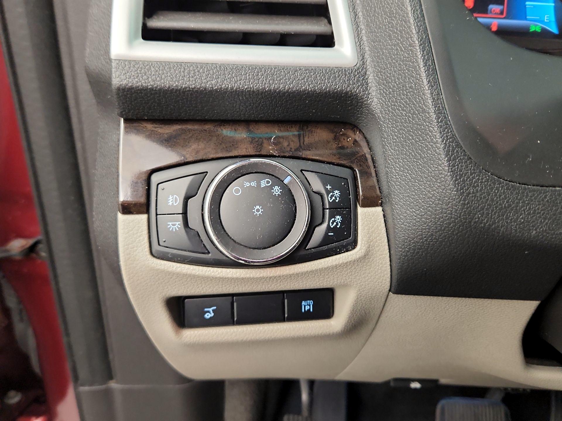 Thumbnail: 2015 Ford Explorer - 11