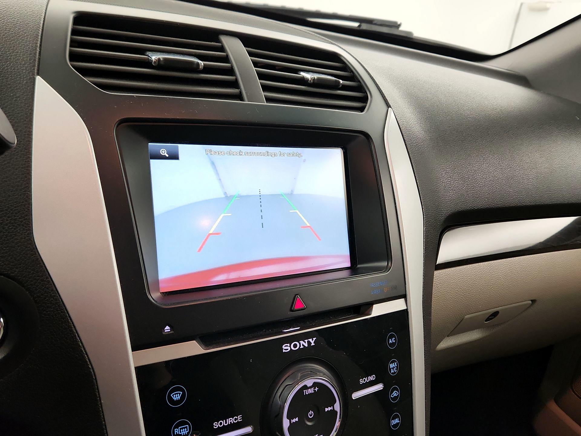 Thumbnail: 2015 Ford Explorer - 13