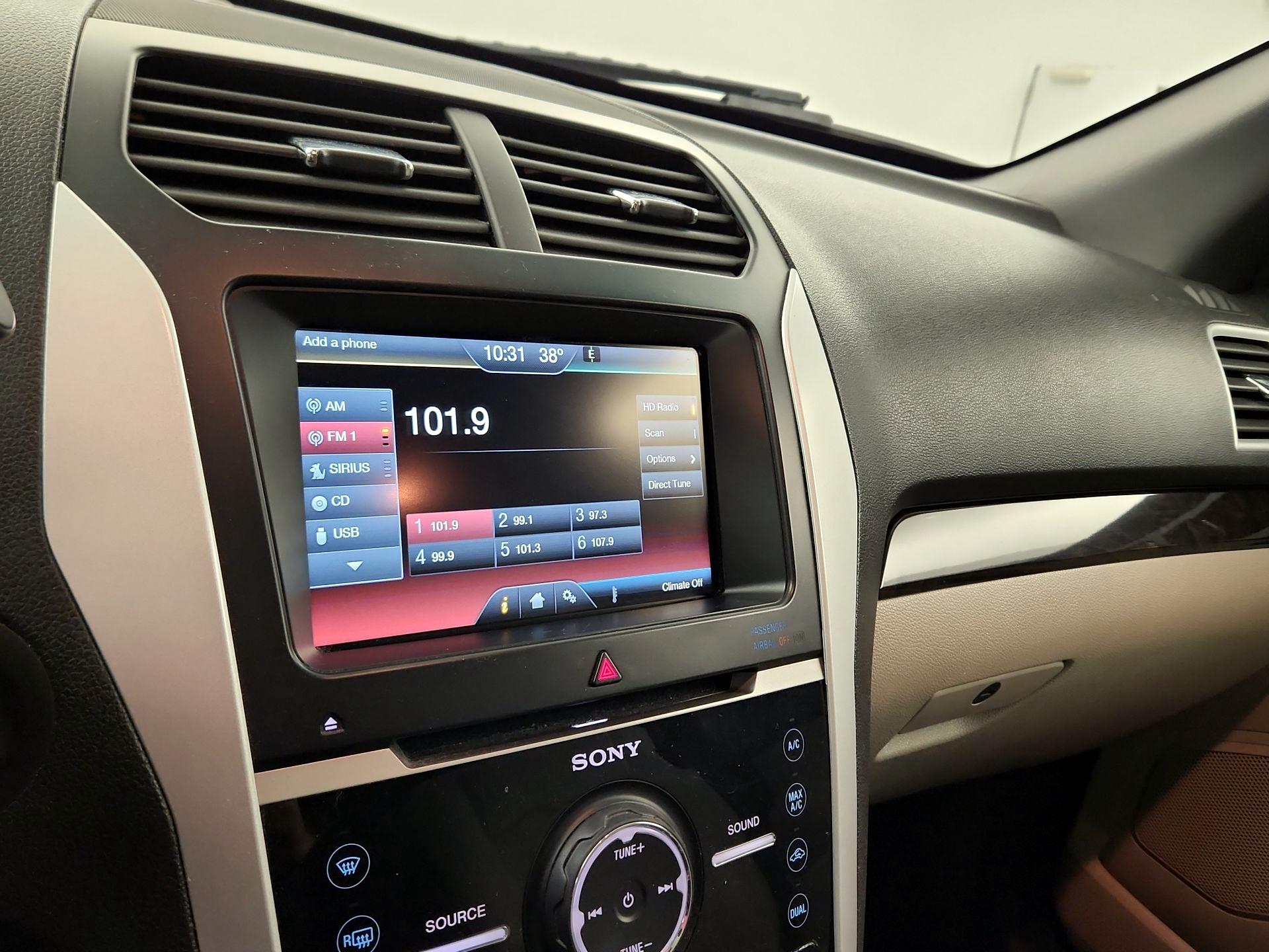 Thumbnail: 2015 Ford Explorer - 14