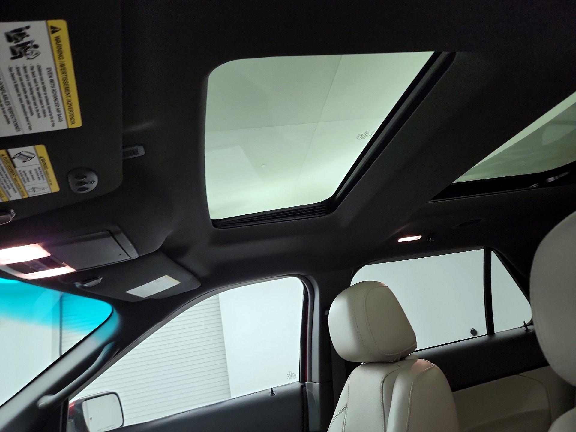 Thumbnail: 2015 Ford Explorer - 18