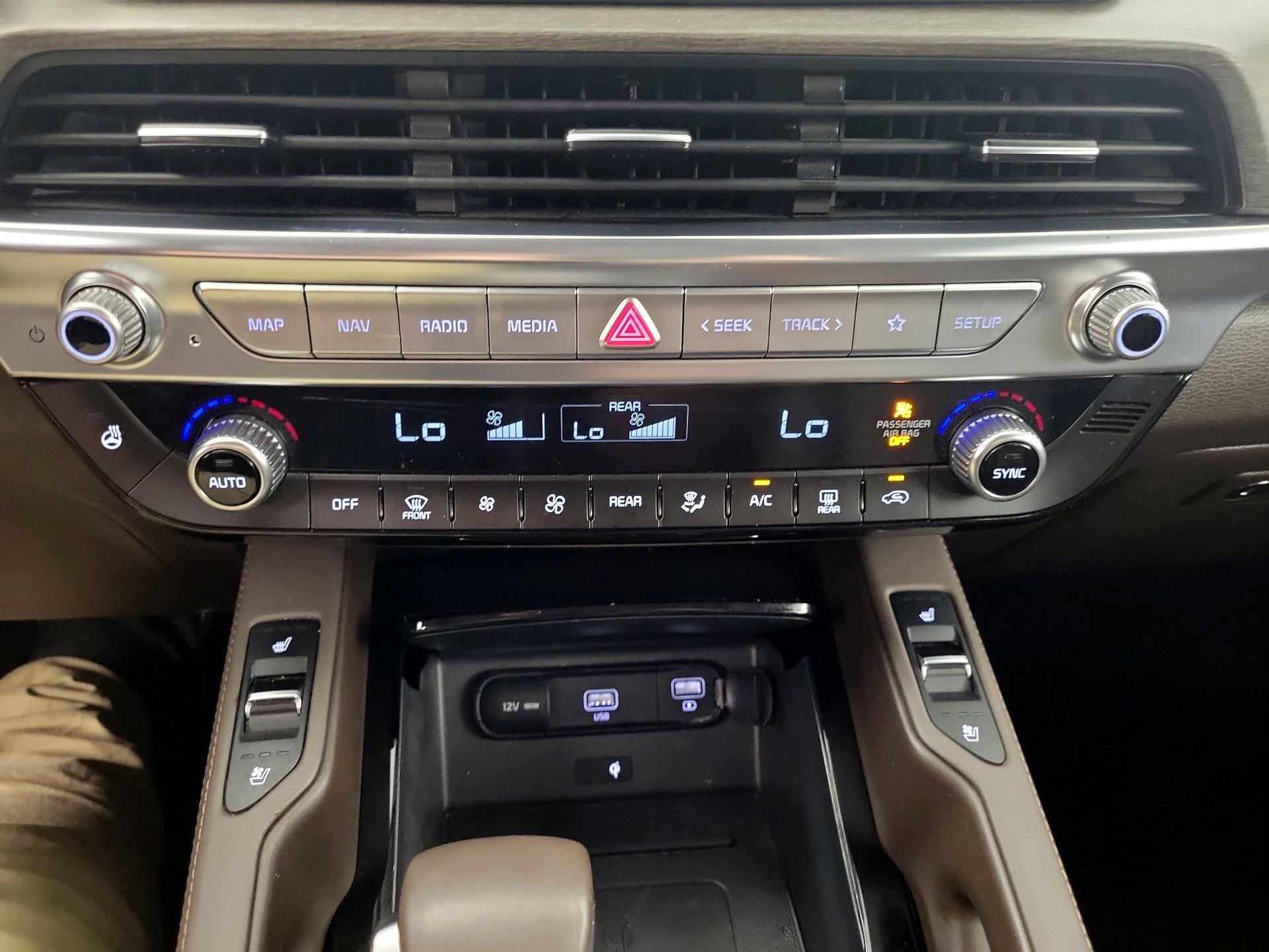 Thumbnail: 2021 Kia Telluride - 17