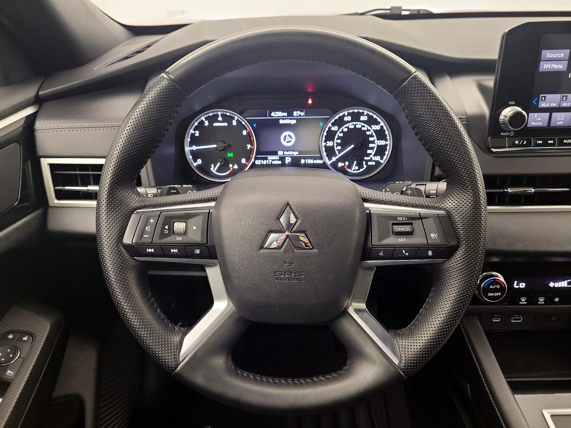 Thumbnail: 2022 Mitsubishi Outlander - 10