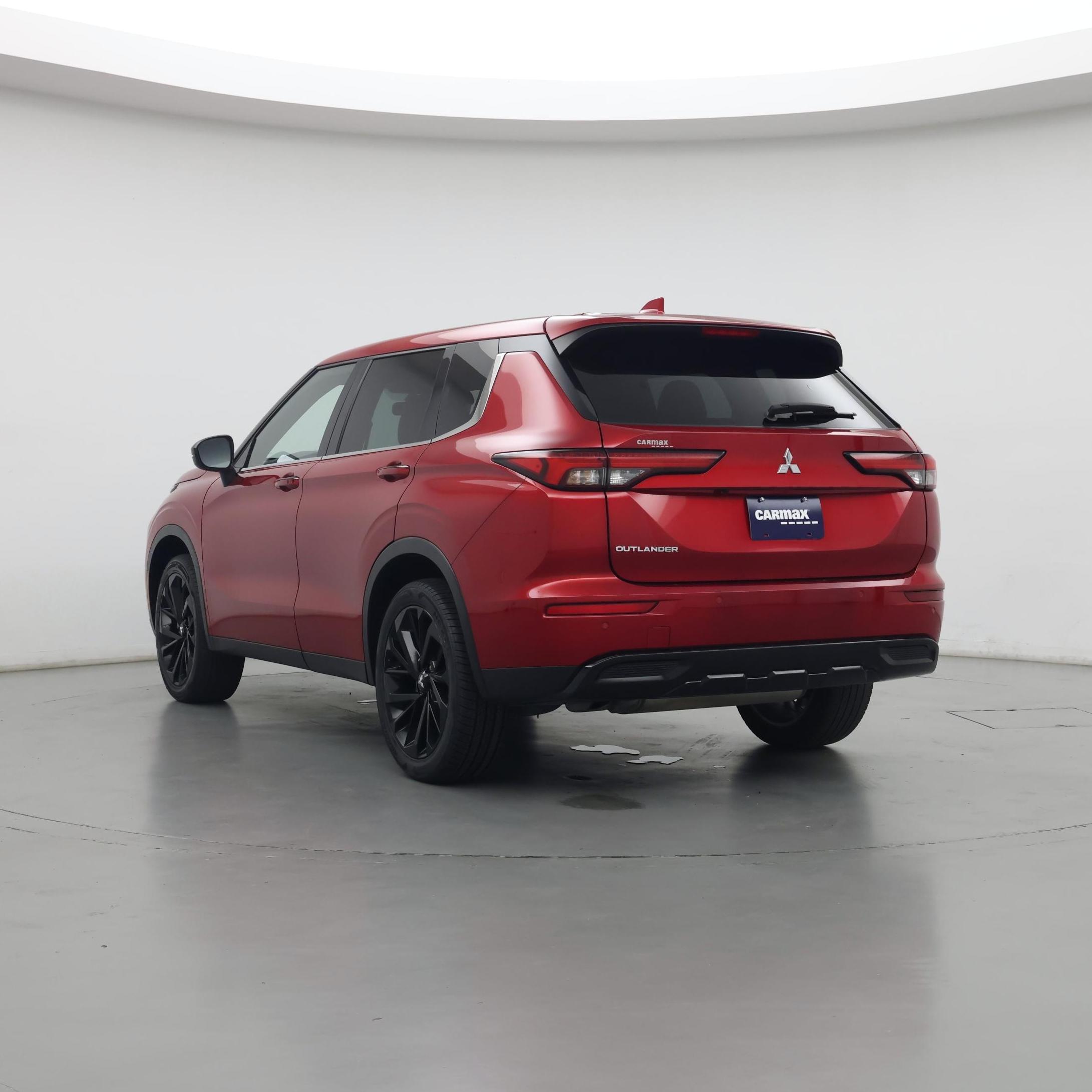 Thumbnail: 2022 Mitsubishi Outlander - 2