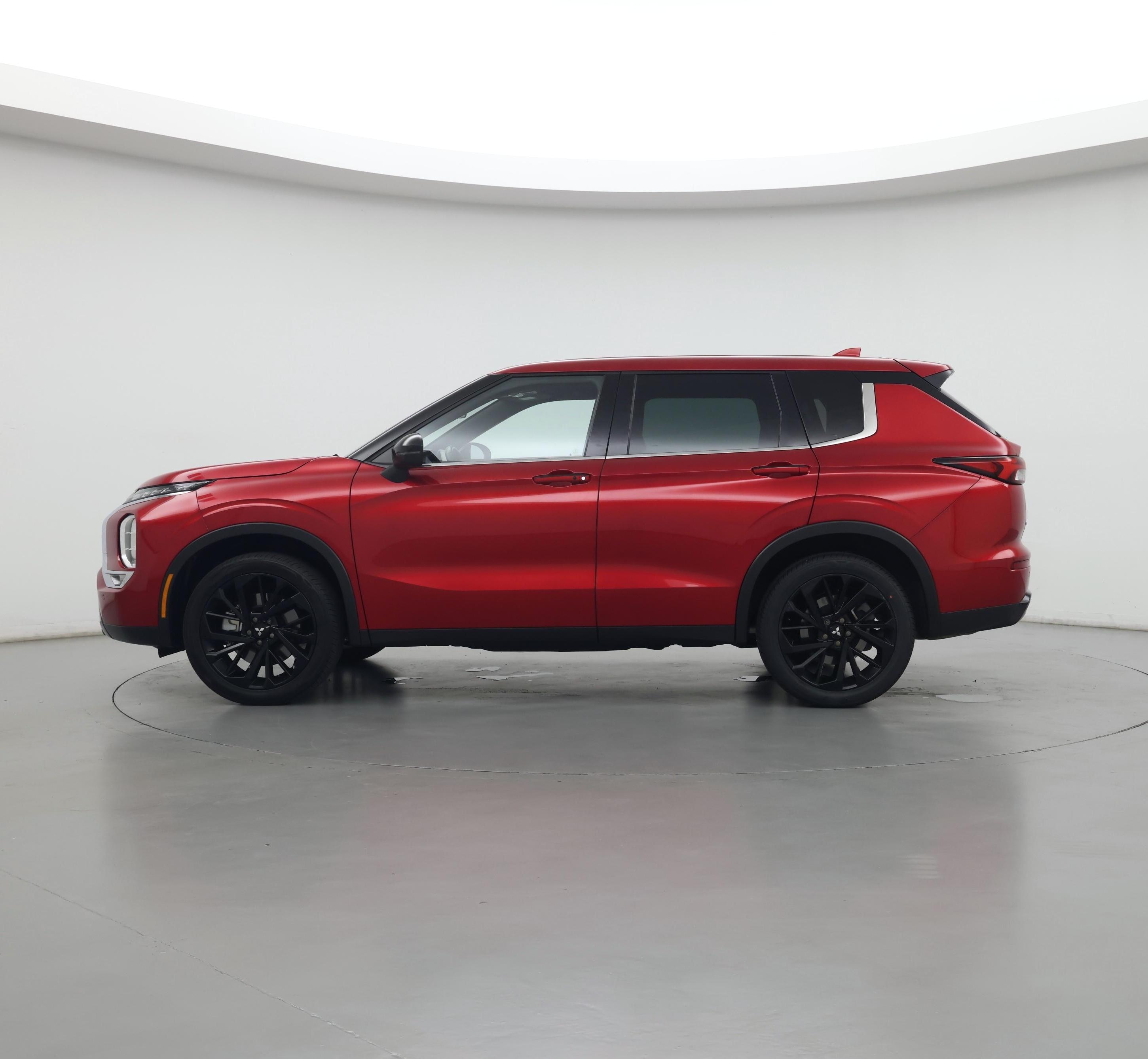 Thumbnail: 2022 Mitsubishi Outlander - 3