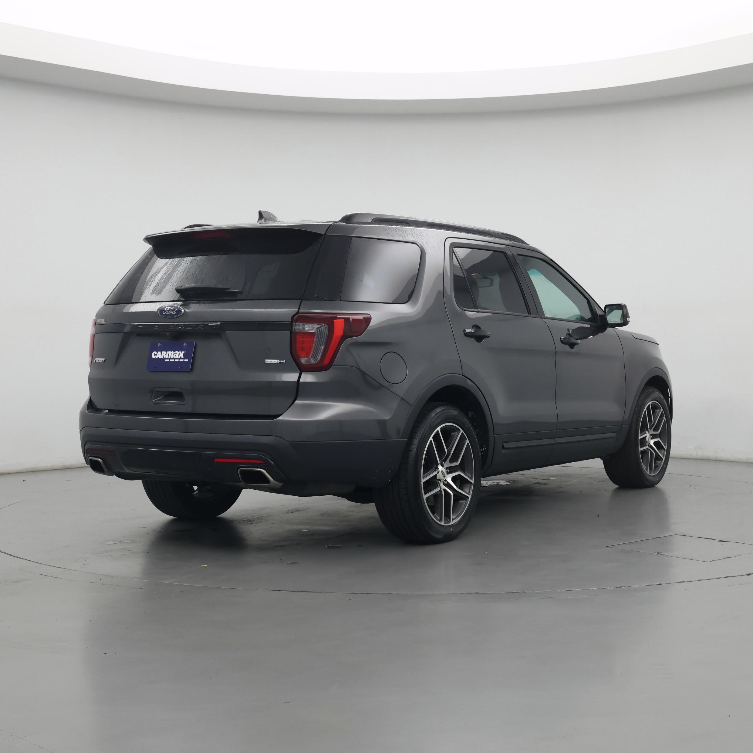 Thumbnail: 2016 Ford Explorer - 8