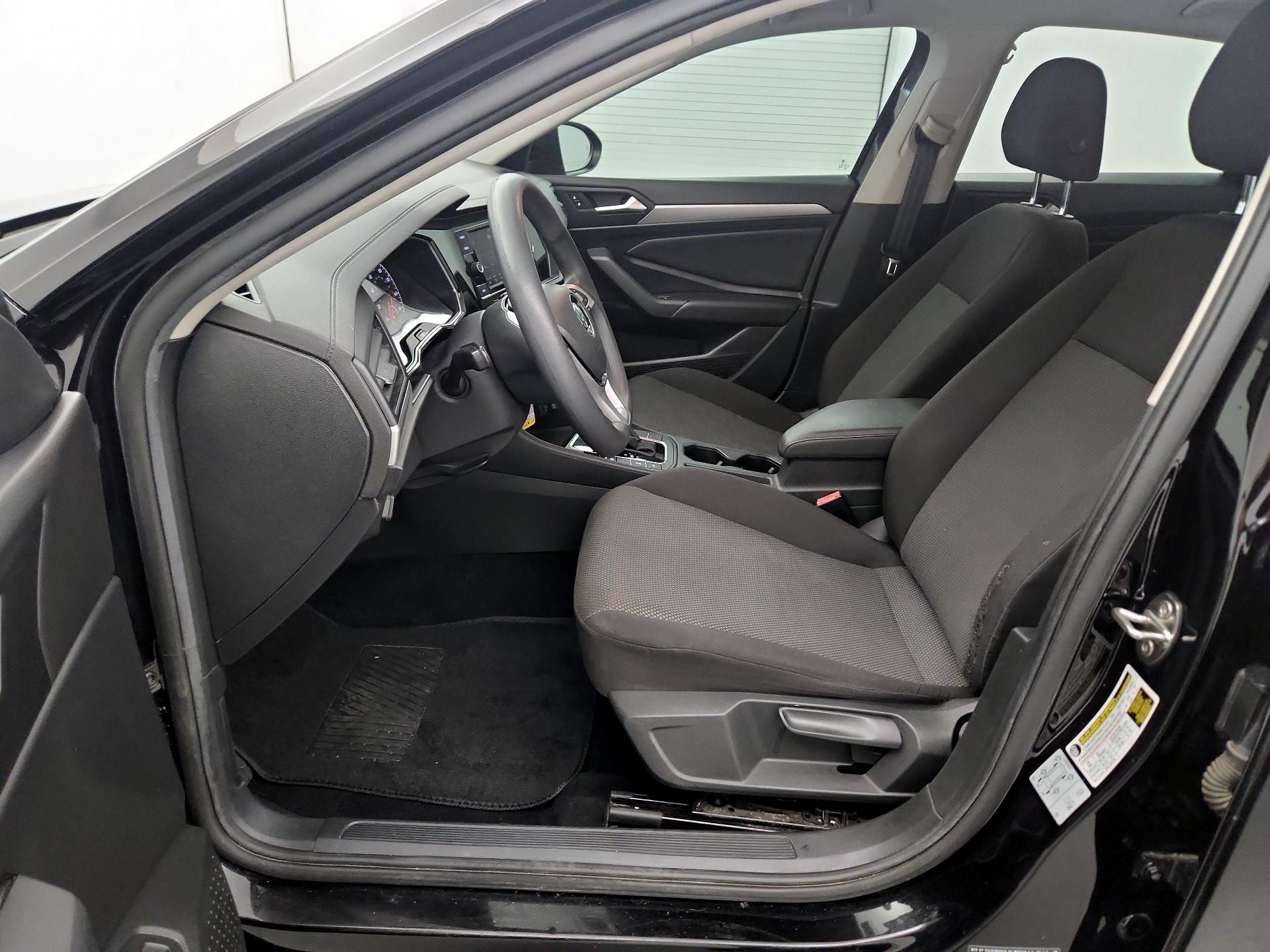 Thumbnail: 2019 Volkswagen Jetta - 11