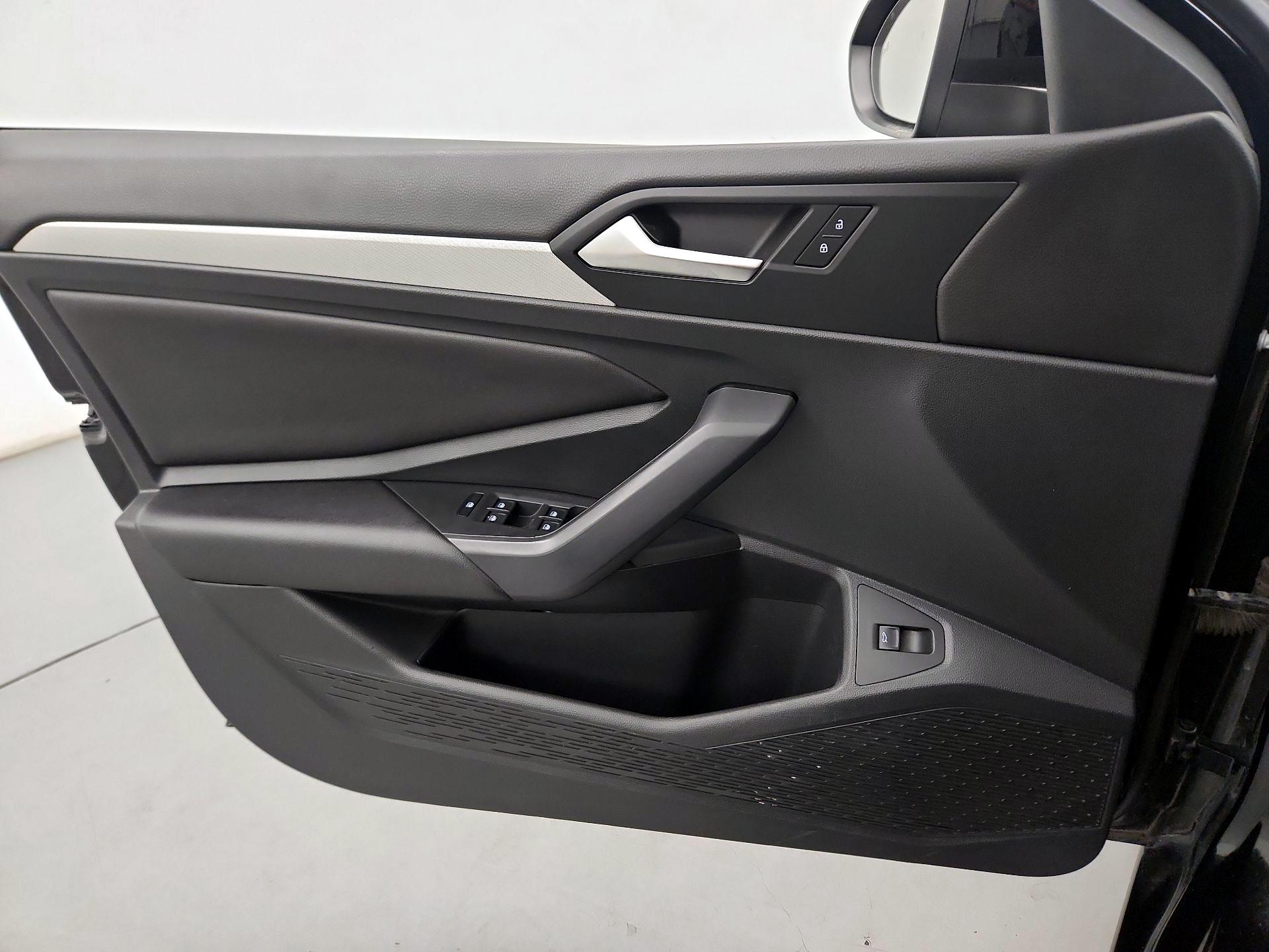 Thumbnail: 2019 Volkswagen Jetta - 12