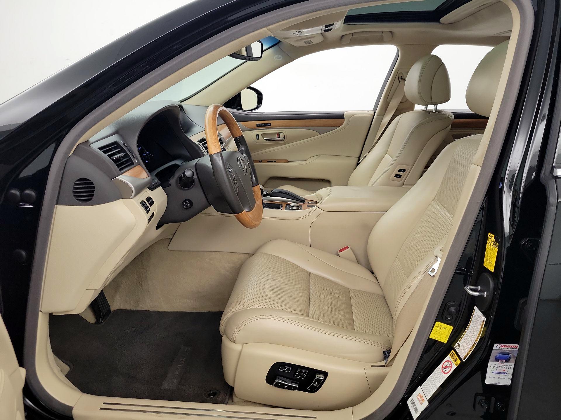 Thumbnail: 2014 Lexus LS - 11