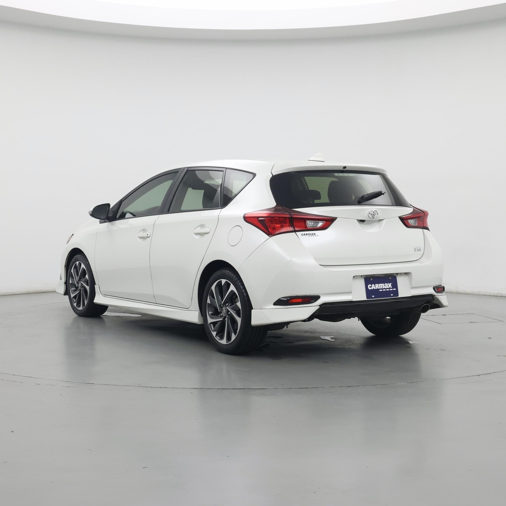 Thumbnail: 2018 Toyota Corolla iM - 2