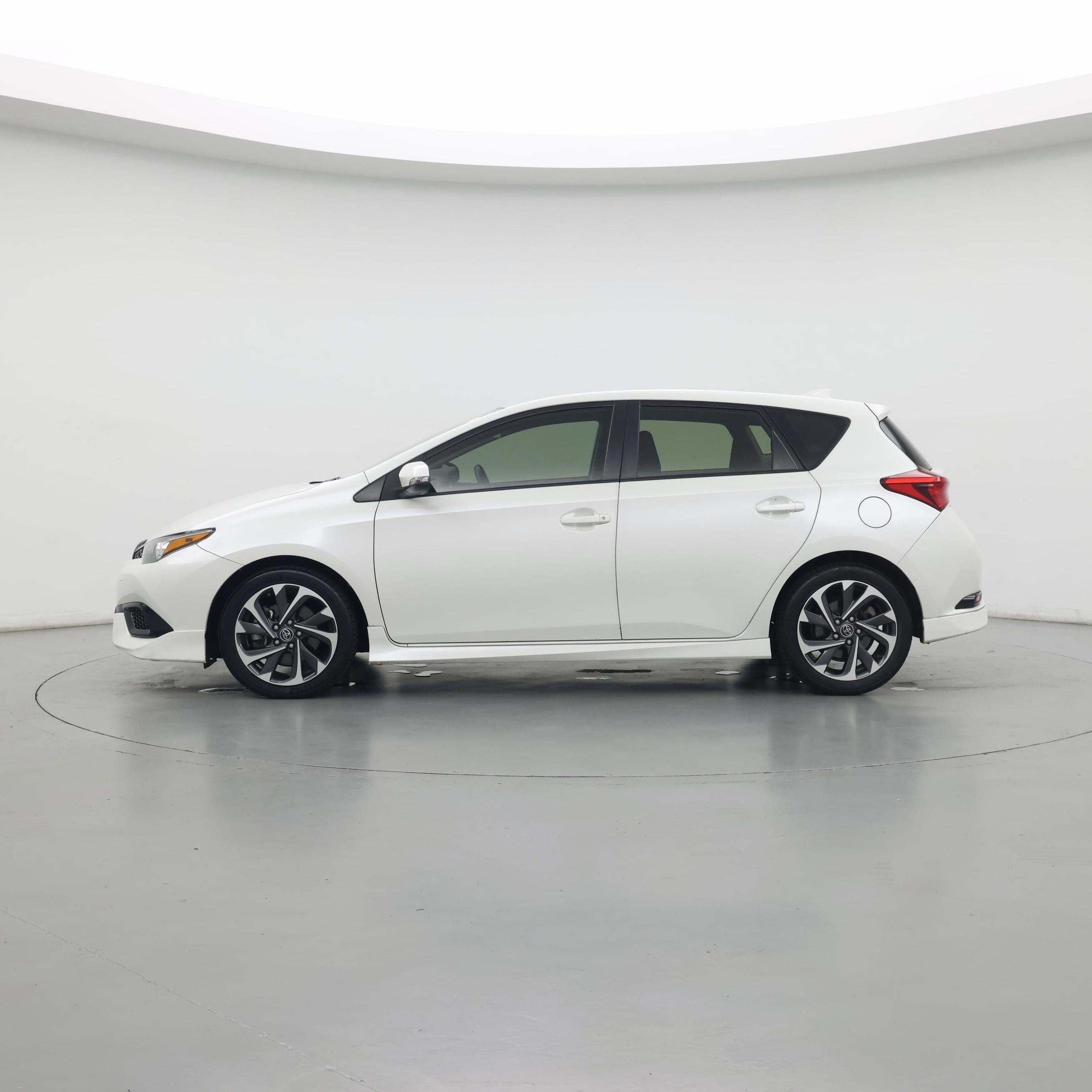 Thumbnail: 2018 Toyota Corolla iM - 3