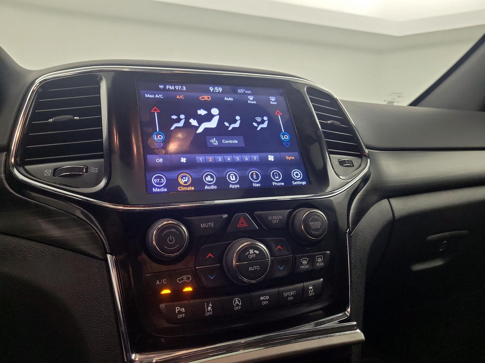 Thumbnail: 2020 Jeep Grand Cherokee - 15