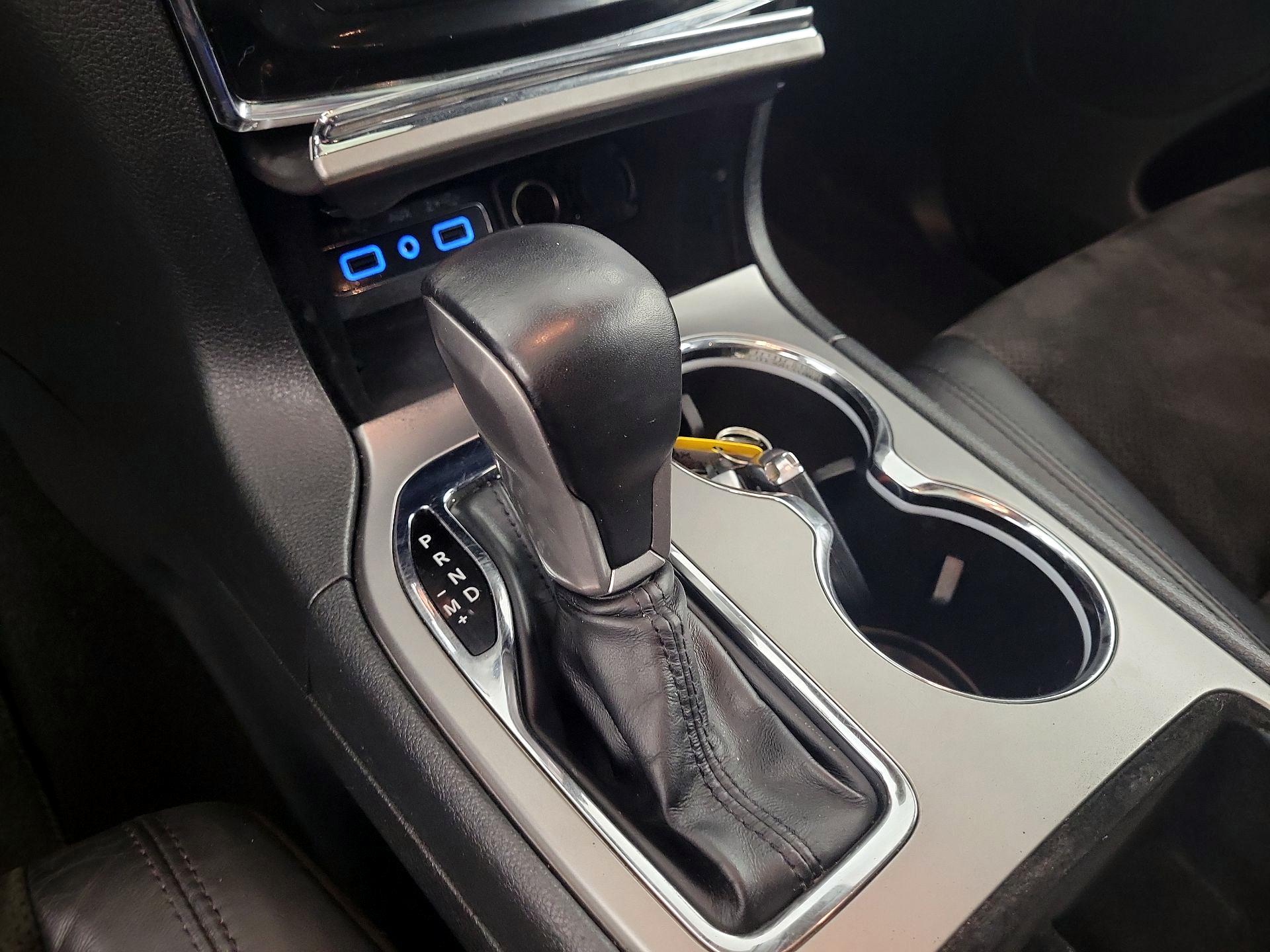 Thumbnail: 2020 Jeep Grand Cherokee - 16