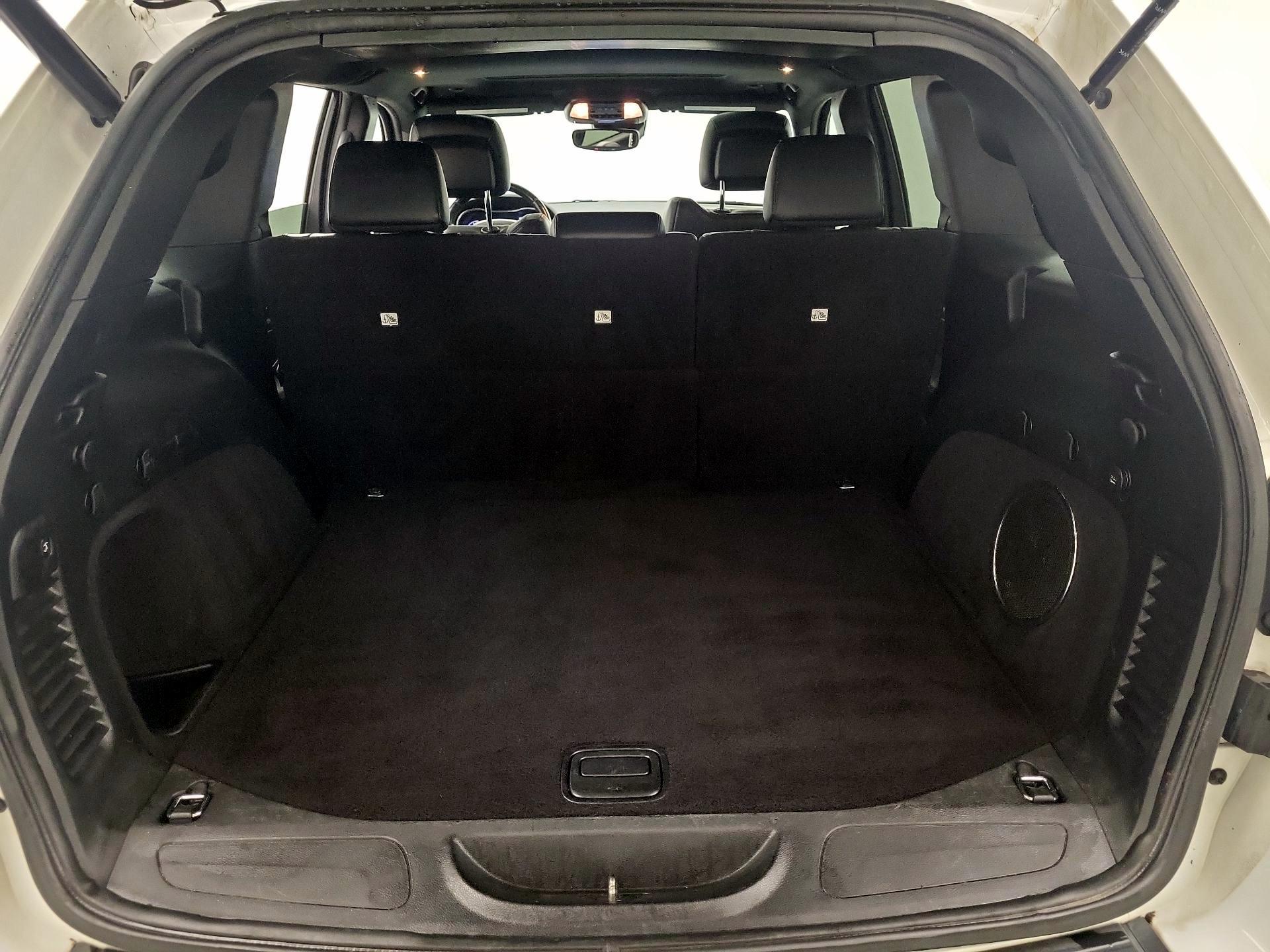 Thumbnail: 2020 Jeep Grand Cherokee - 20