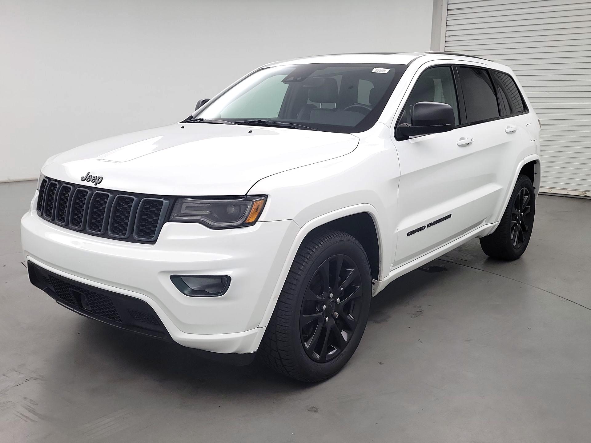 Thumbnail: 2020 Jeep Grand Cherokee - 3