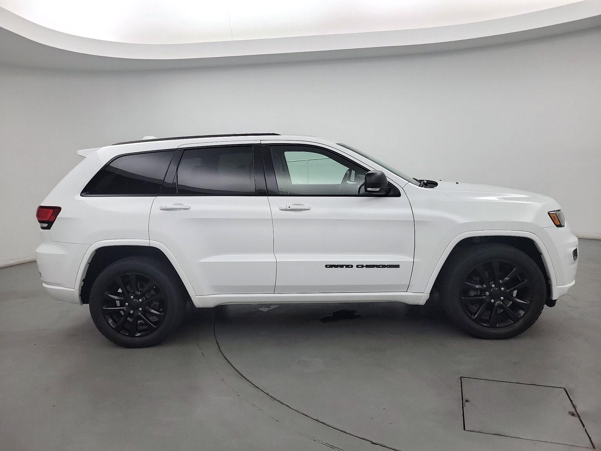 Thumbnail: 2020 Jeep Grand Cherokee - 4