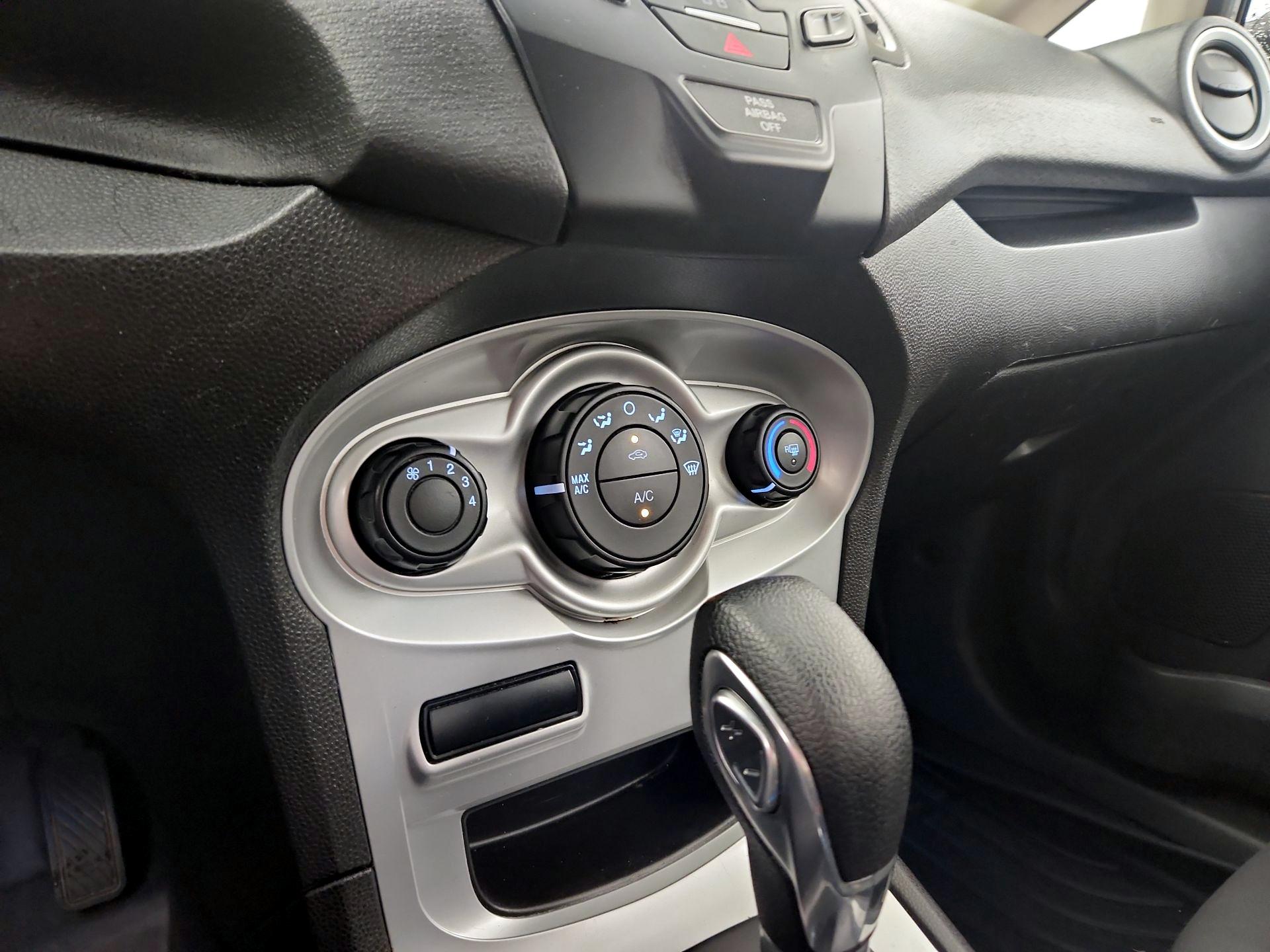 Thumbnail: 2018 Ford Fiesta - 16