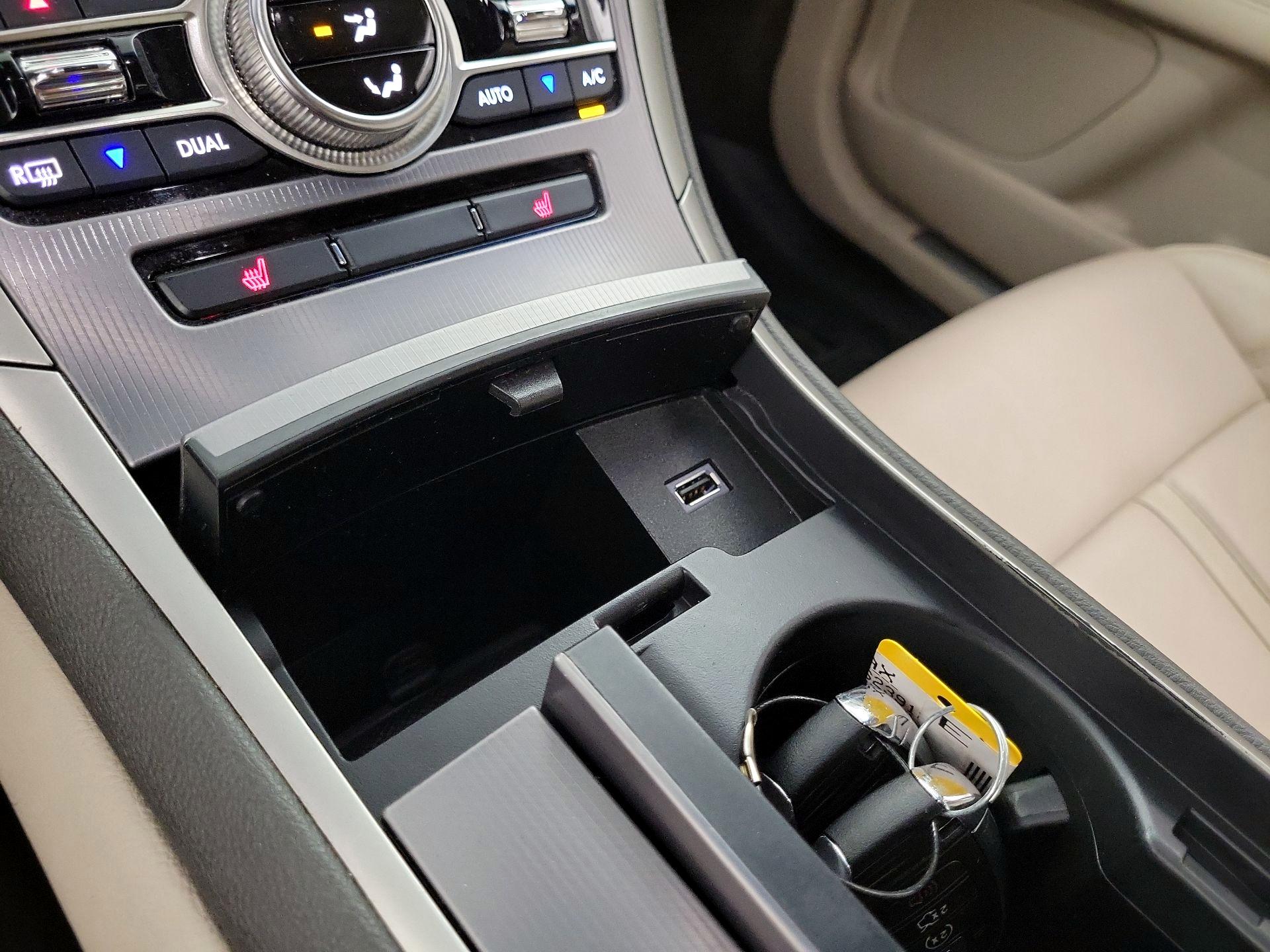 Thumbnail: 2019 Lincoln MKZ - 19