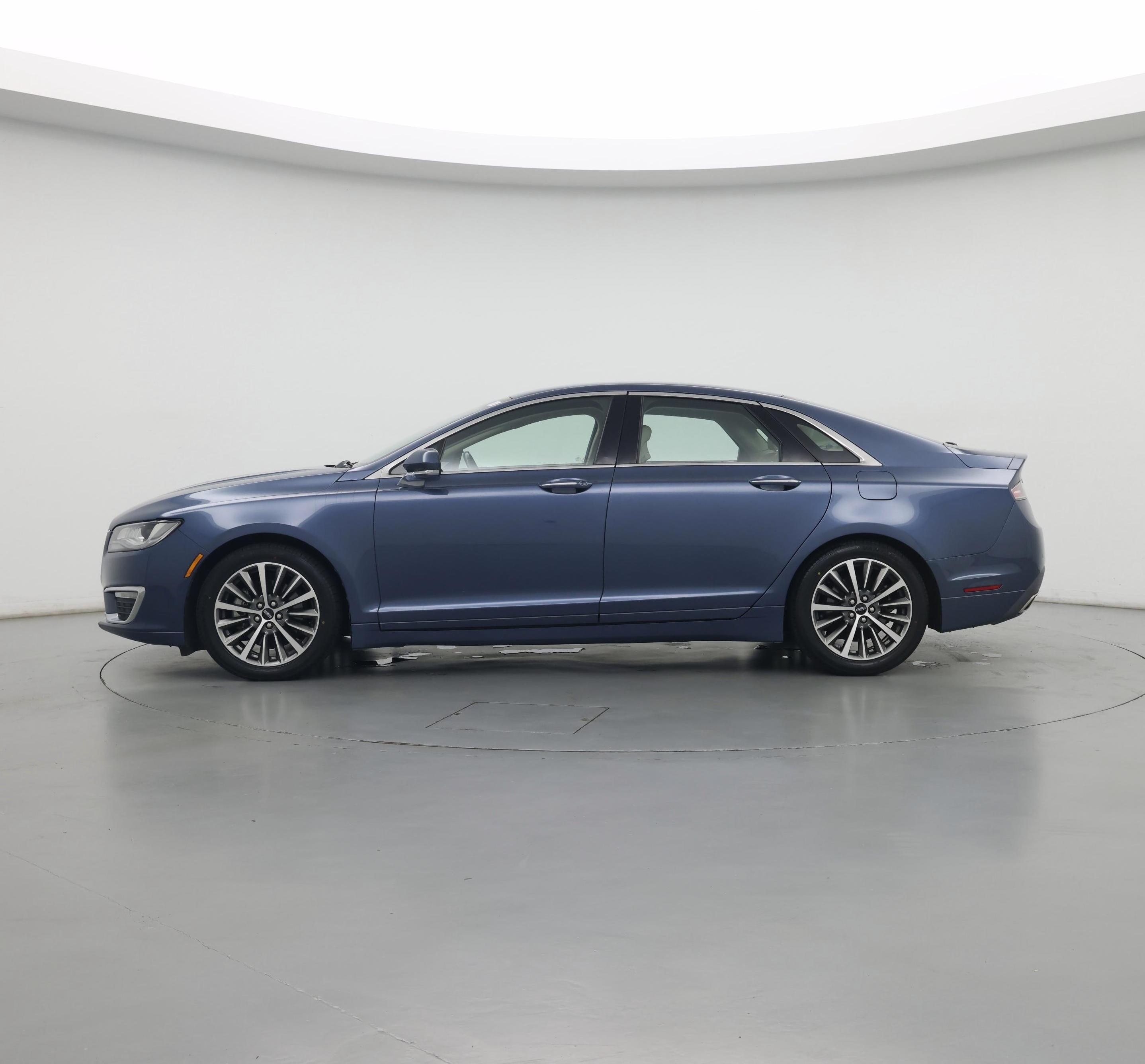 Thumbnail: 2019 Lincoln MKZ - 3