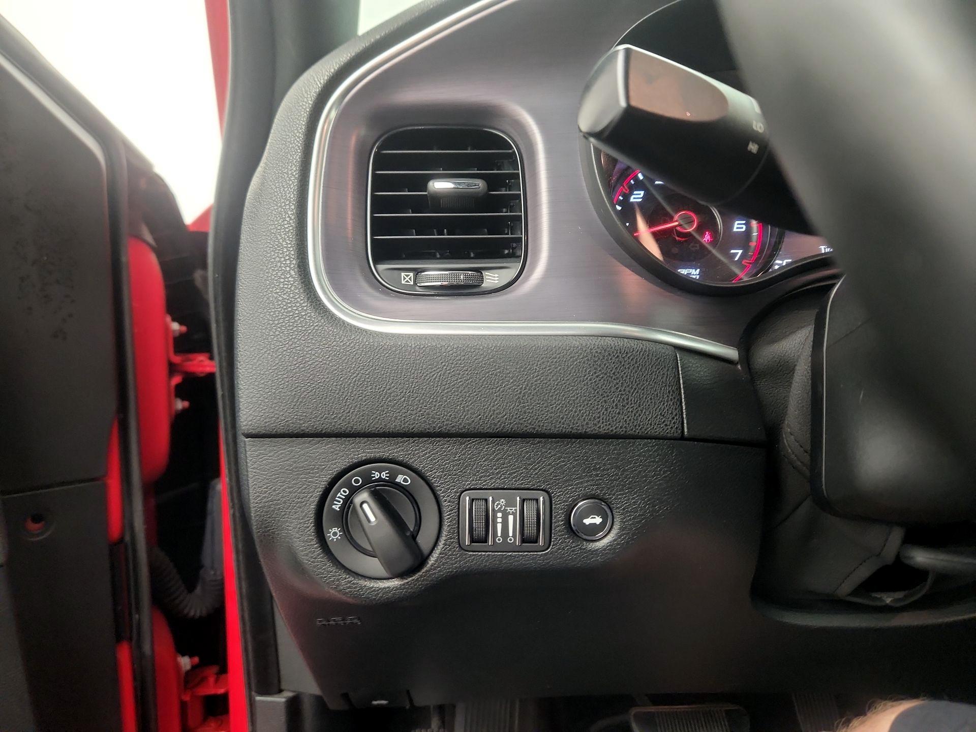 Thumbnail: 2018 Dodge Charger - 13