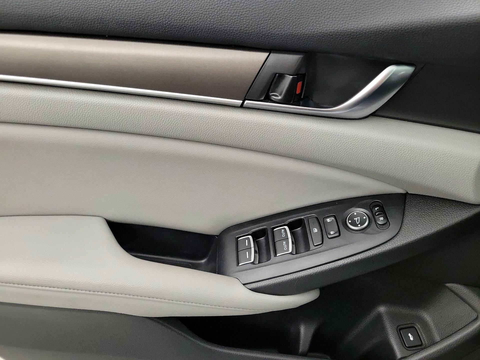 Thumbnail: 2018 Honda Accord - 12