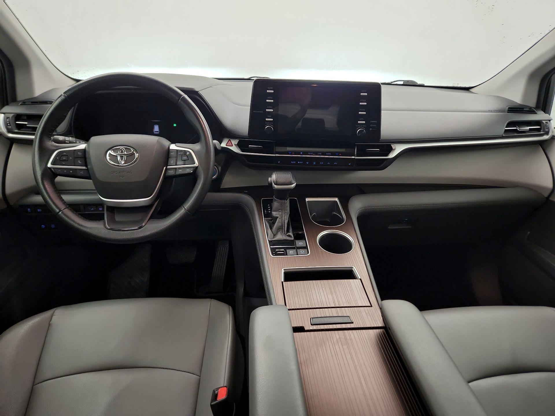 Thumbnail: 2021 Toyota Sienna - 9
