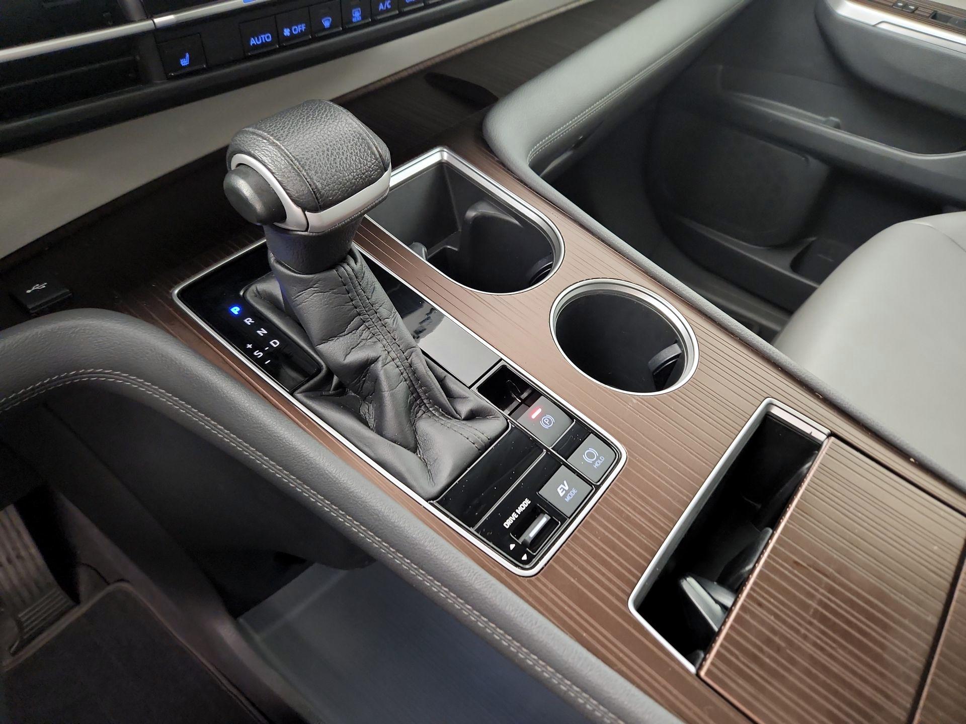 Thumbnail: 2021 Toyota Sienna - 17