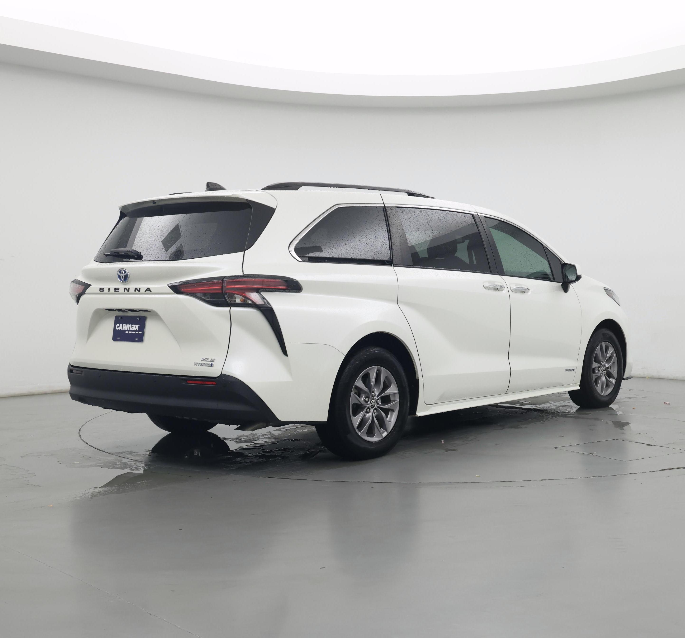 Thumbnail: 2021 Toyota Sienna - 8