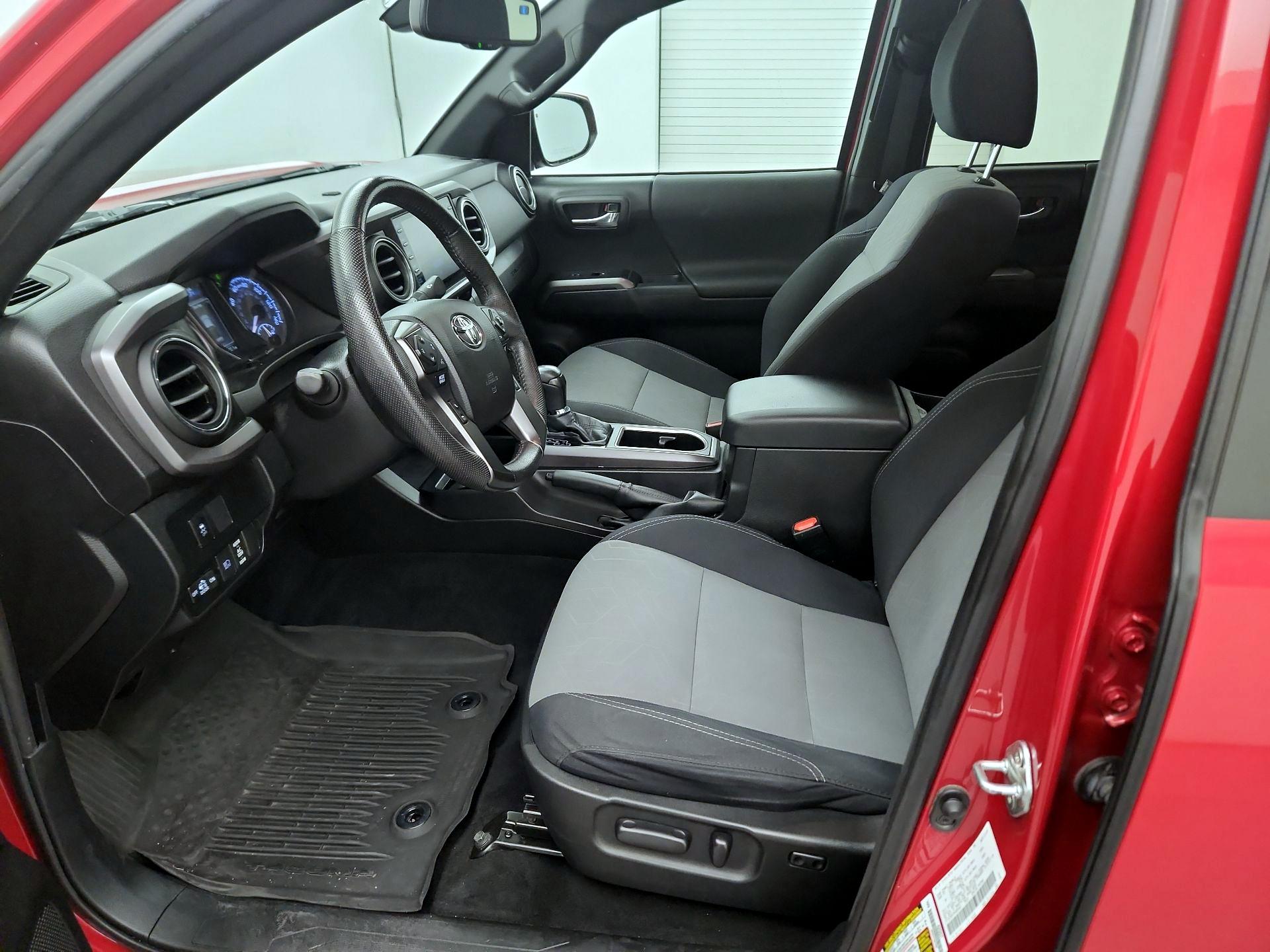 Thumbnail: 2021 Toyota Tacoma - 11