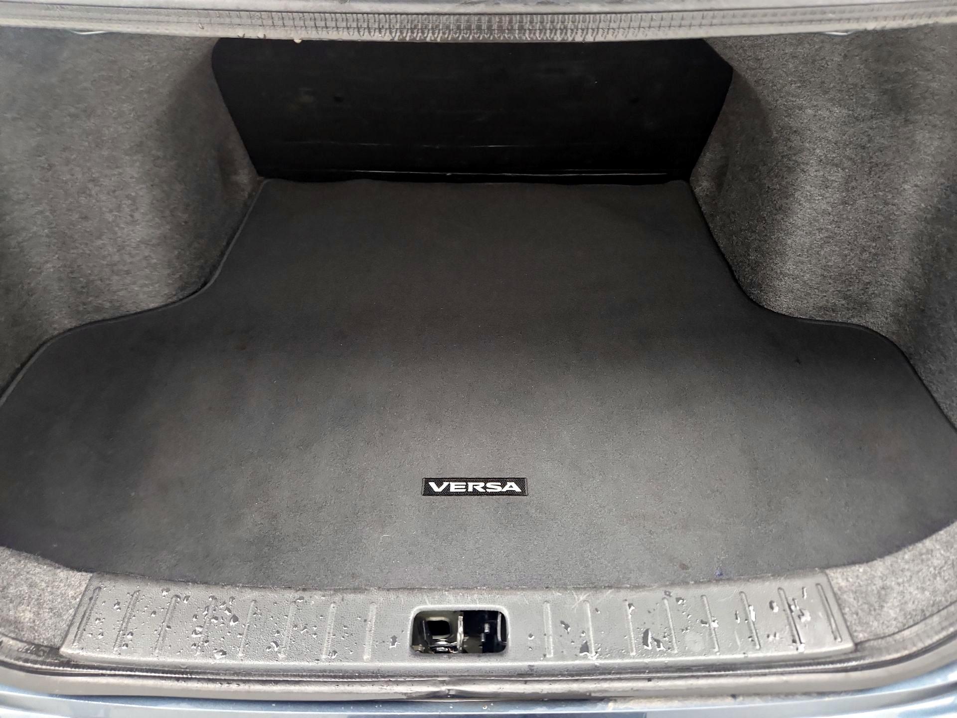 Thumbnail: 2017 Nissan Versa - 18