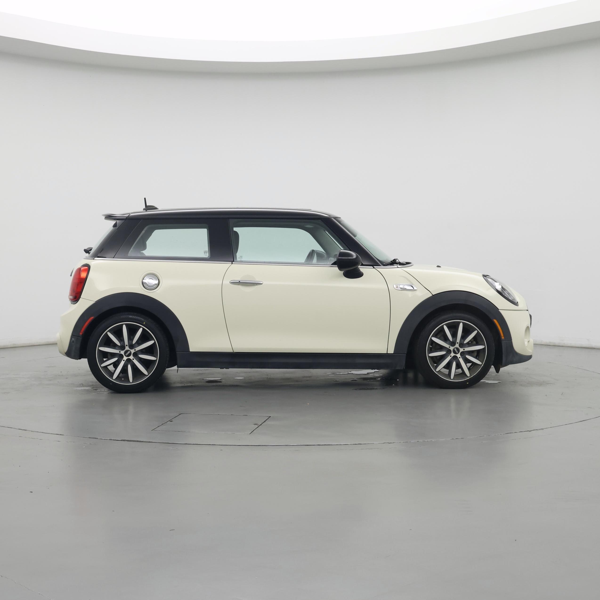 Thumbnail: 2019 MINI Cooper Hardtop - 7