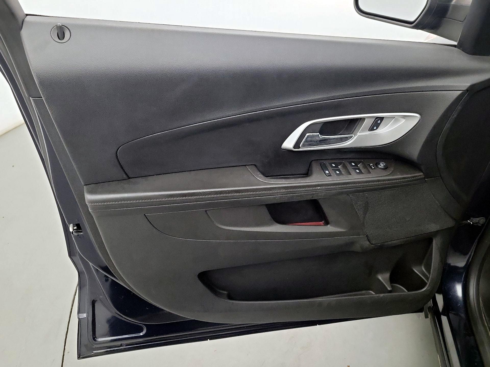 Thumbnail: 2015 Chevrolet Equinox - 10