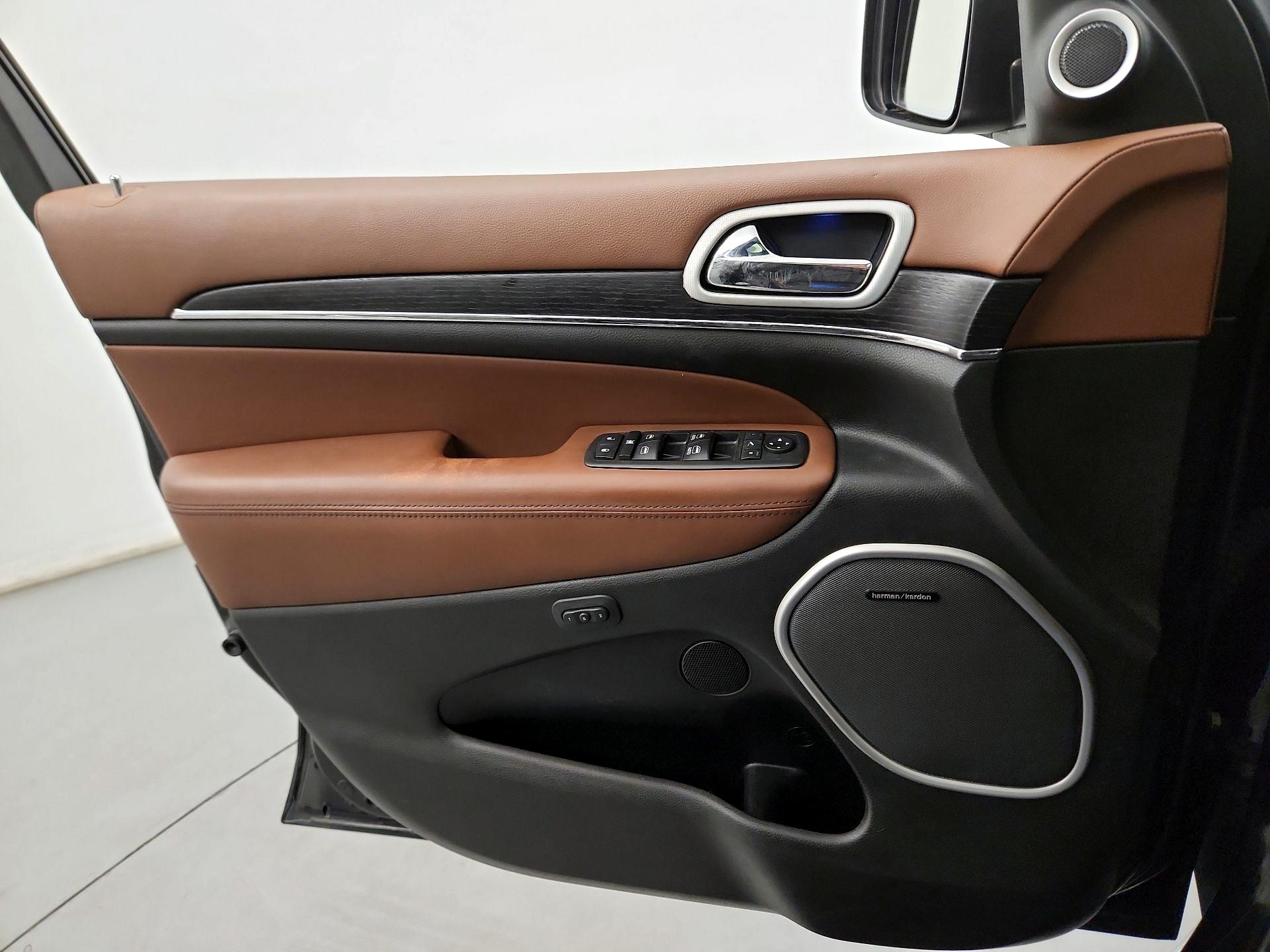 Thumbnail: 2018 Jeep Grand Cherokee - 10