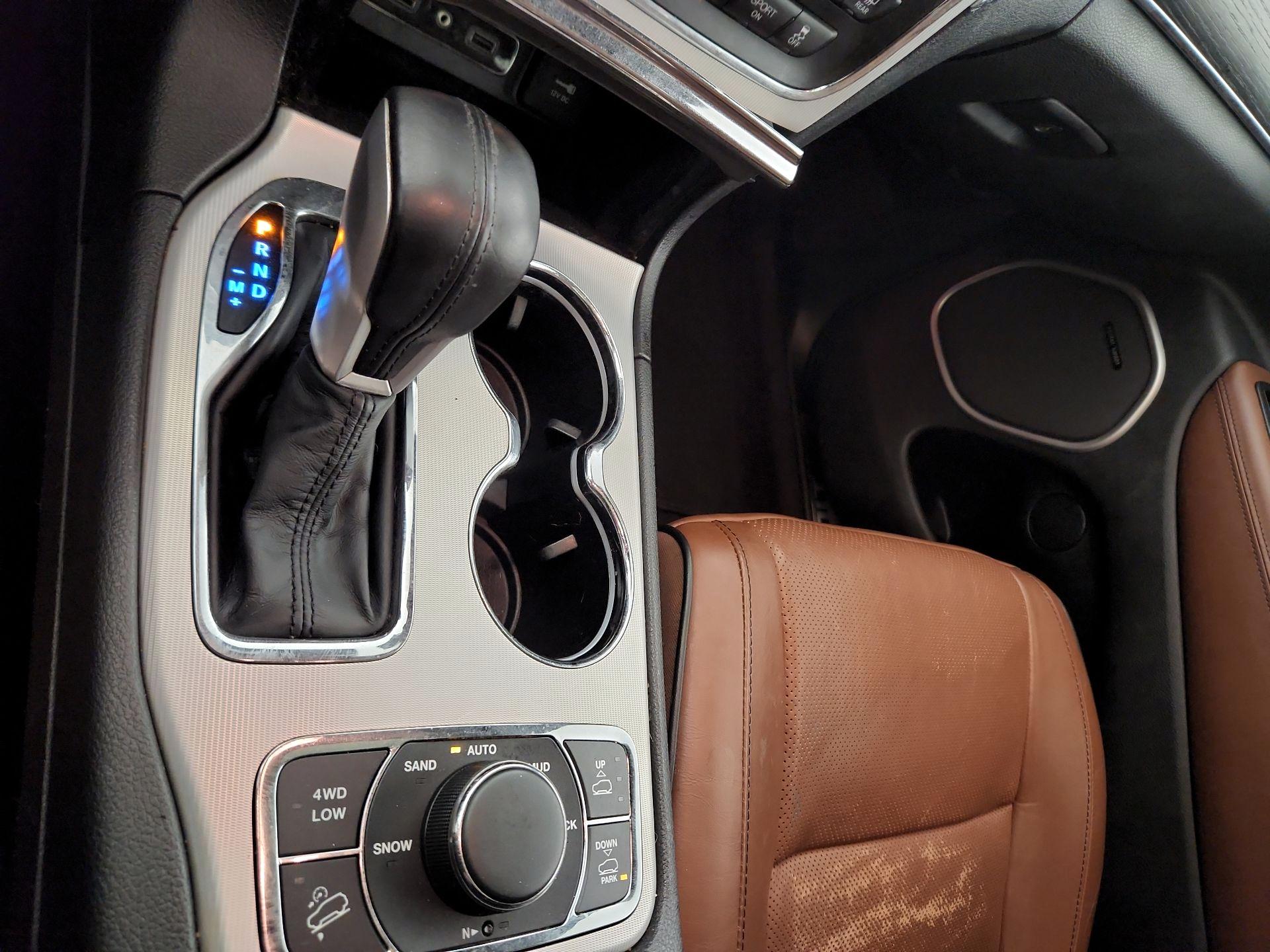 Thumbnail: 2018 Jeep Grand Cherokee - 16