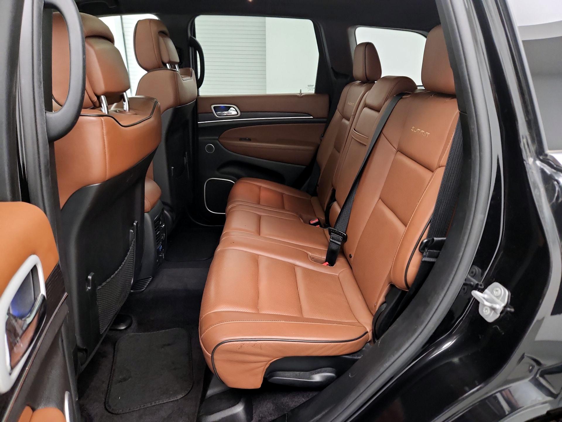 Thumbnail: 2018 Jeep Grand Cherokee - 19