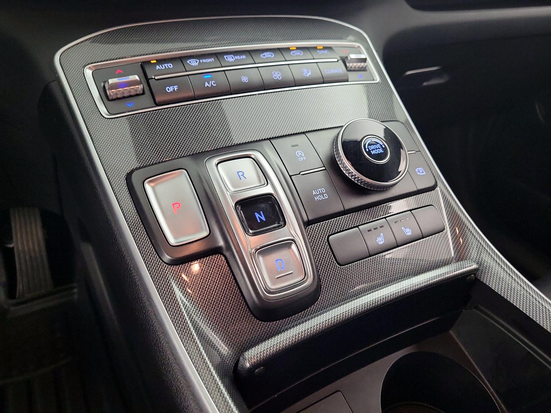 Thumbnail: 2022 Hyundai Santa Fe - 17