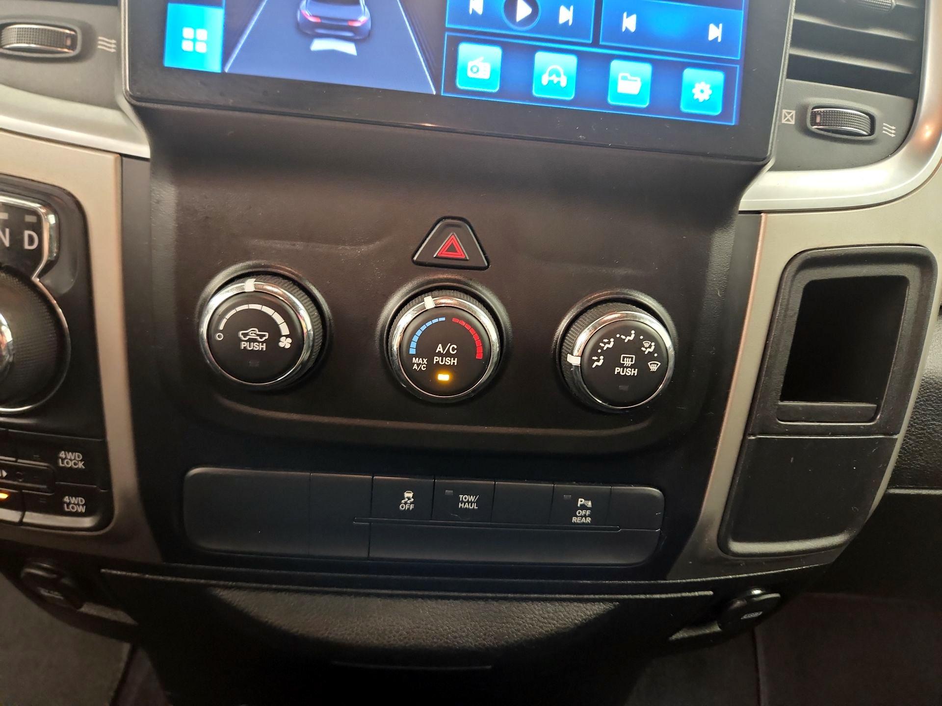 Thumbnail: 2020 RAM 1500 Classic - 16