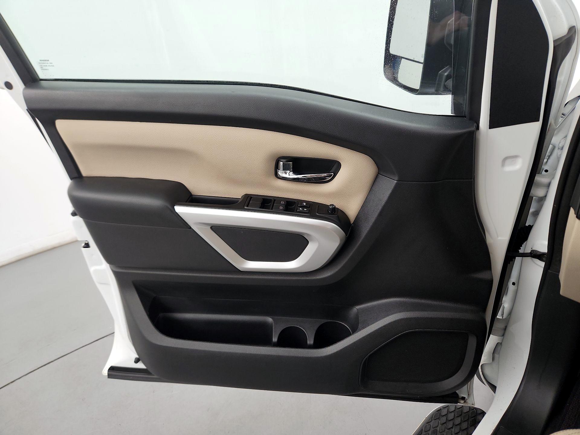 Thumbnail: 2019 Nissan Titan - 12