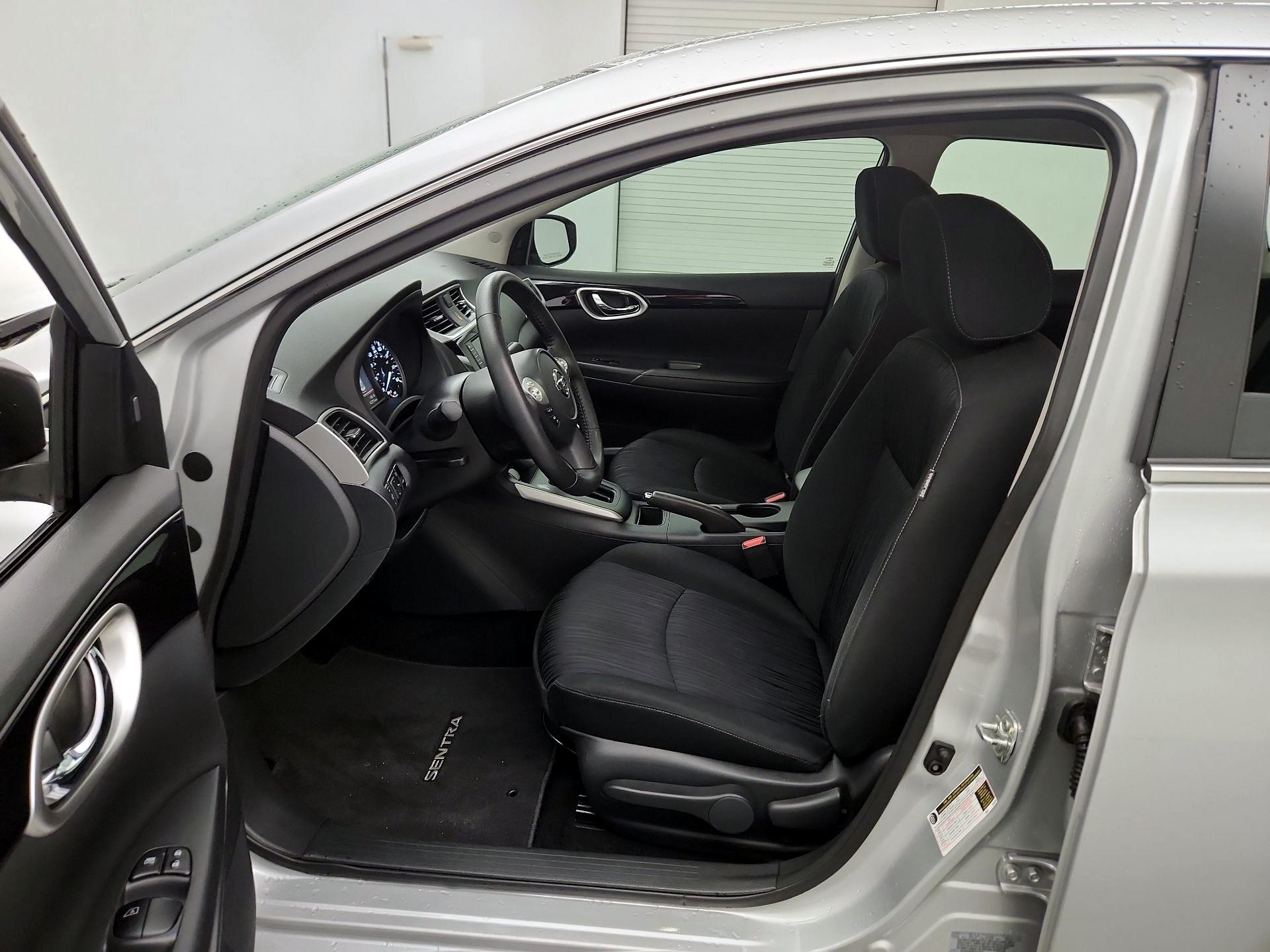 Thumbnail: 2019 Nissan Sentra - 11