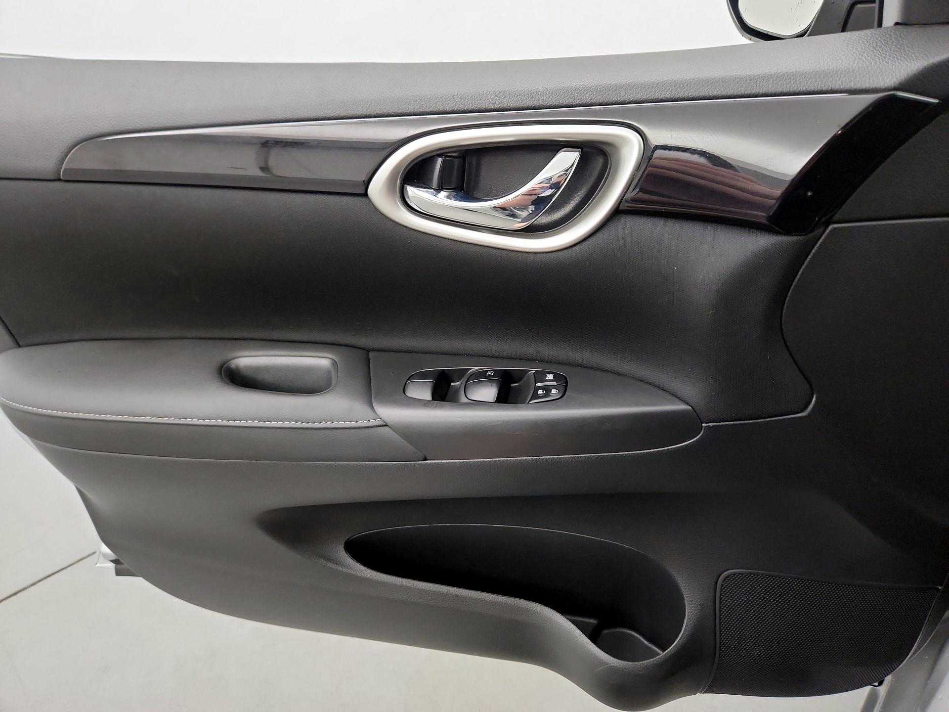 Thumbnail: 2019 Nissan Sentra - 12