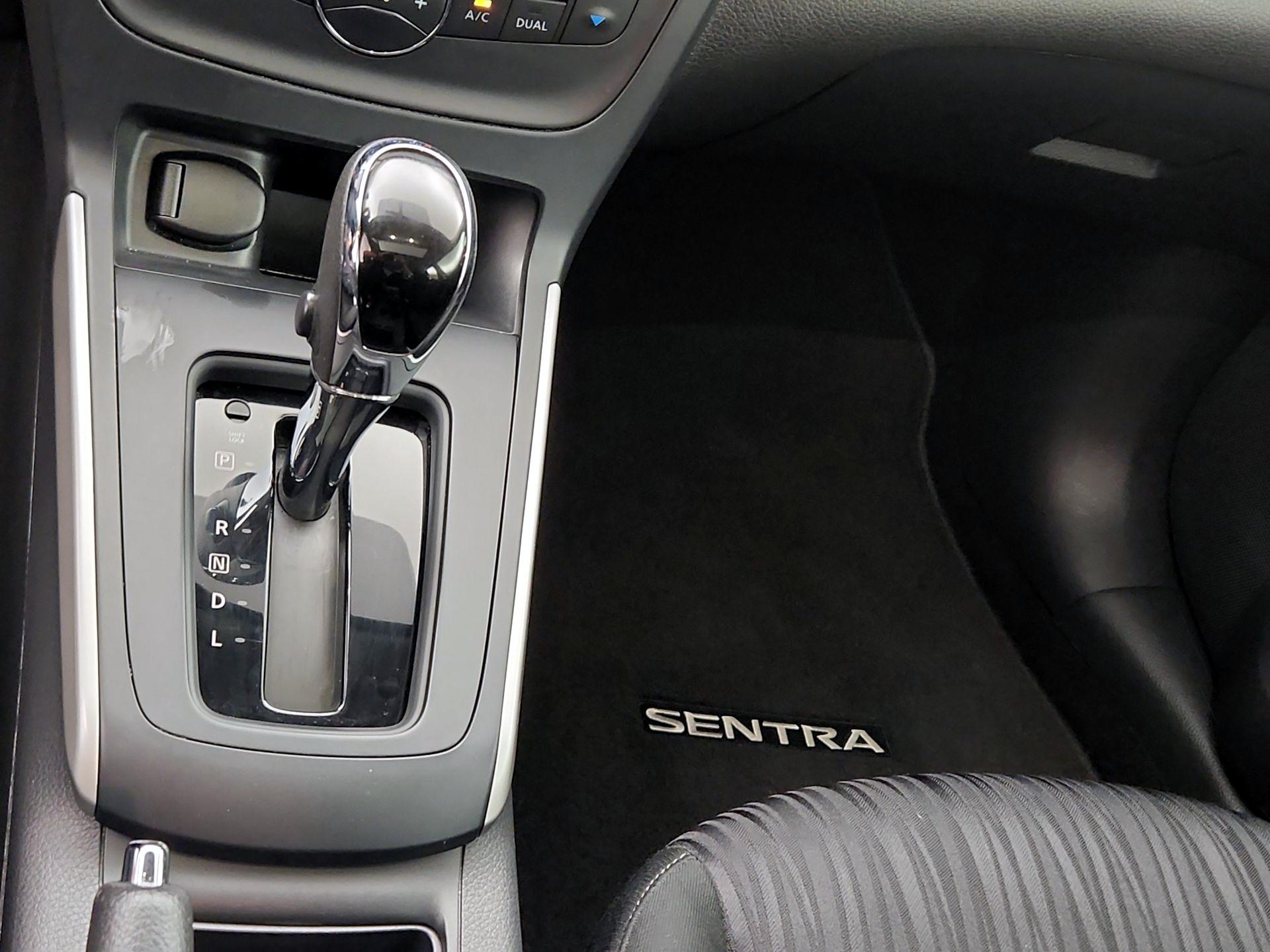Thumbnail: 2019 Nissan Sentra - 17