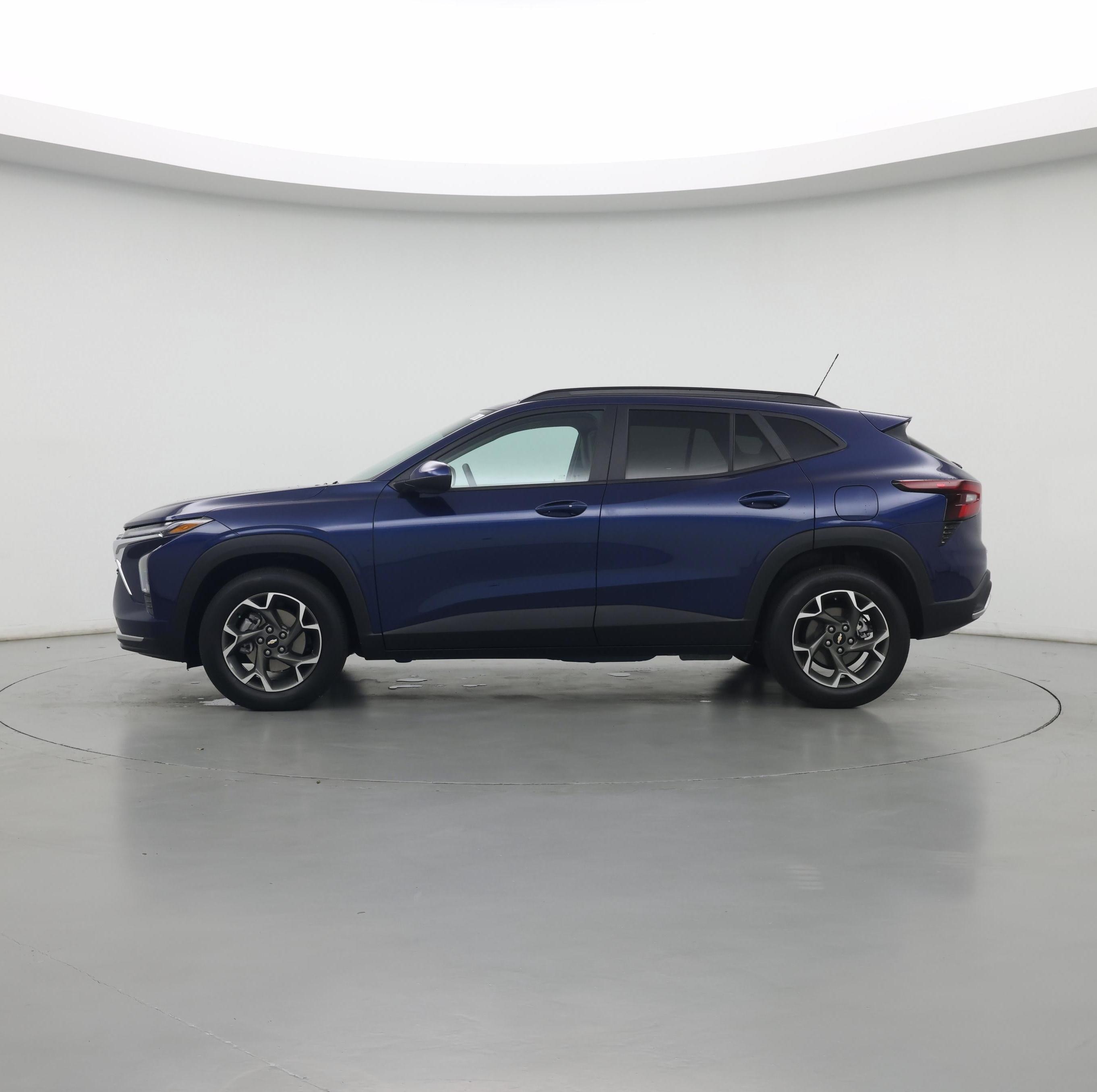 Thumbnail: 2024 Chevrolet Trax - 3