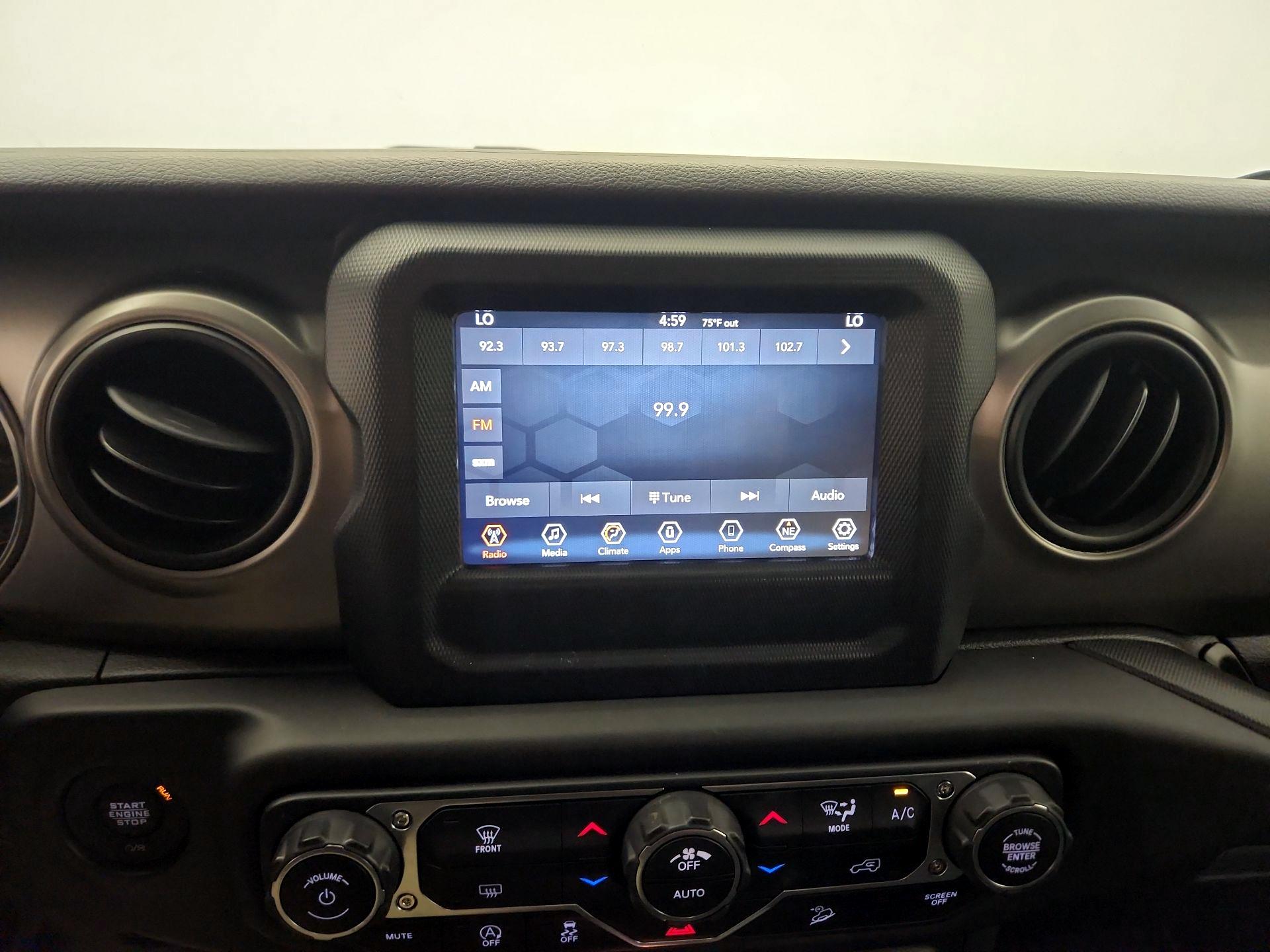 Thumbnail: 2018 Jeep Wrangler - 15