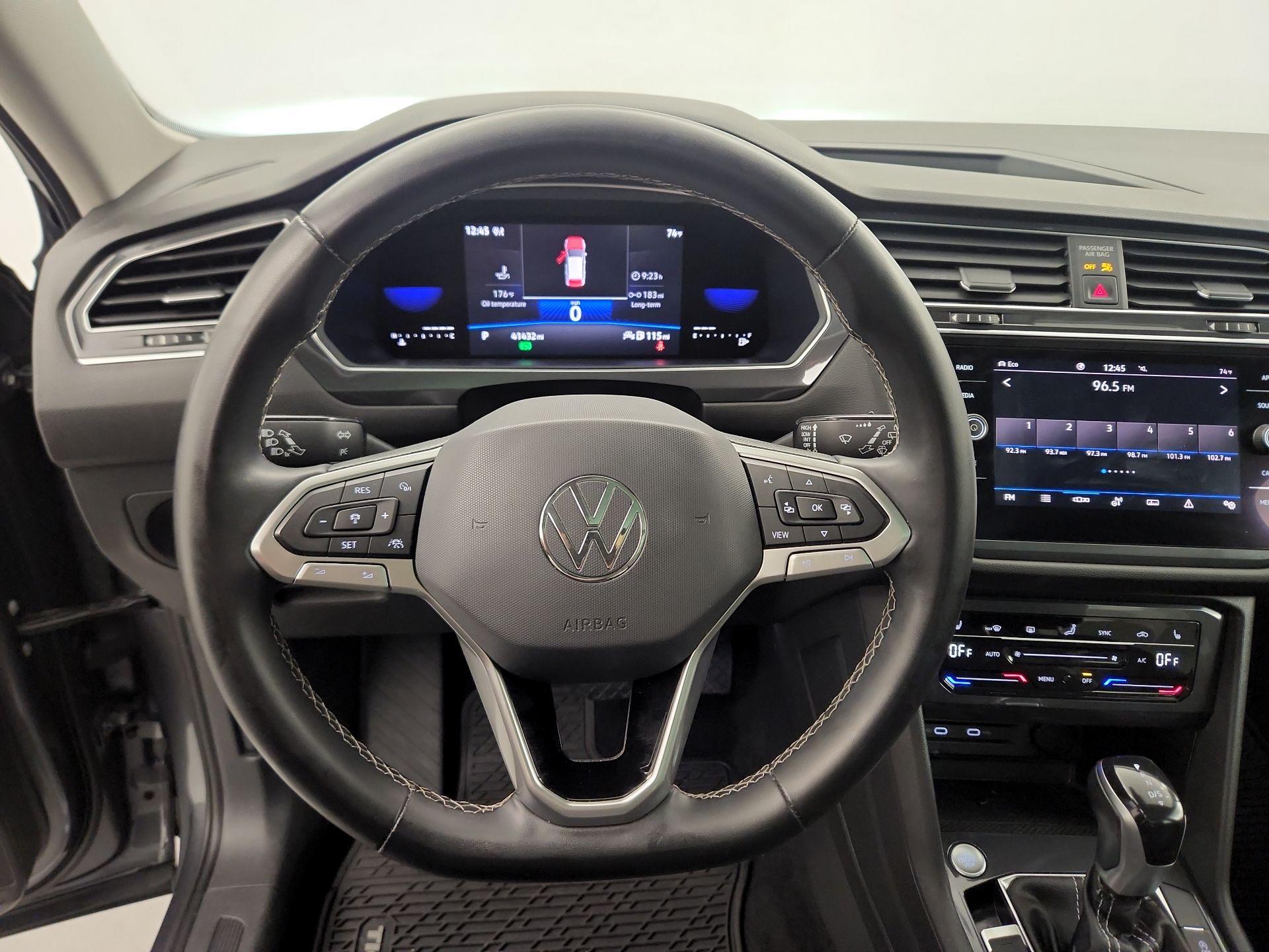 Thumbnail: 2022 Volkswagen Tiguan - 10