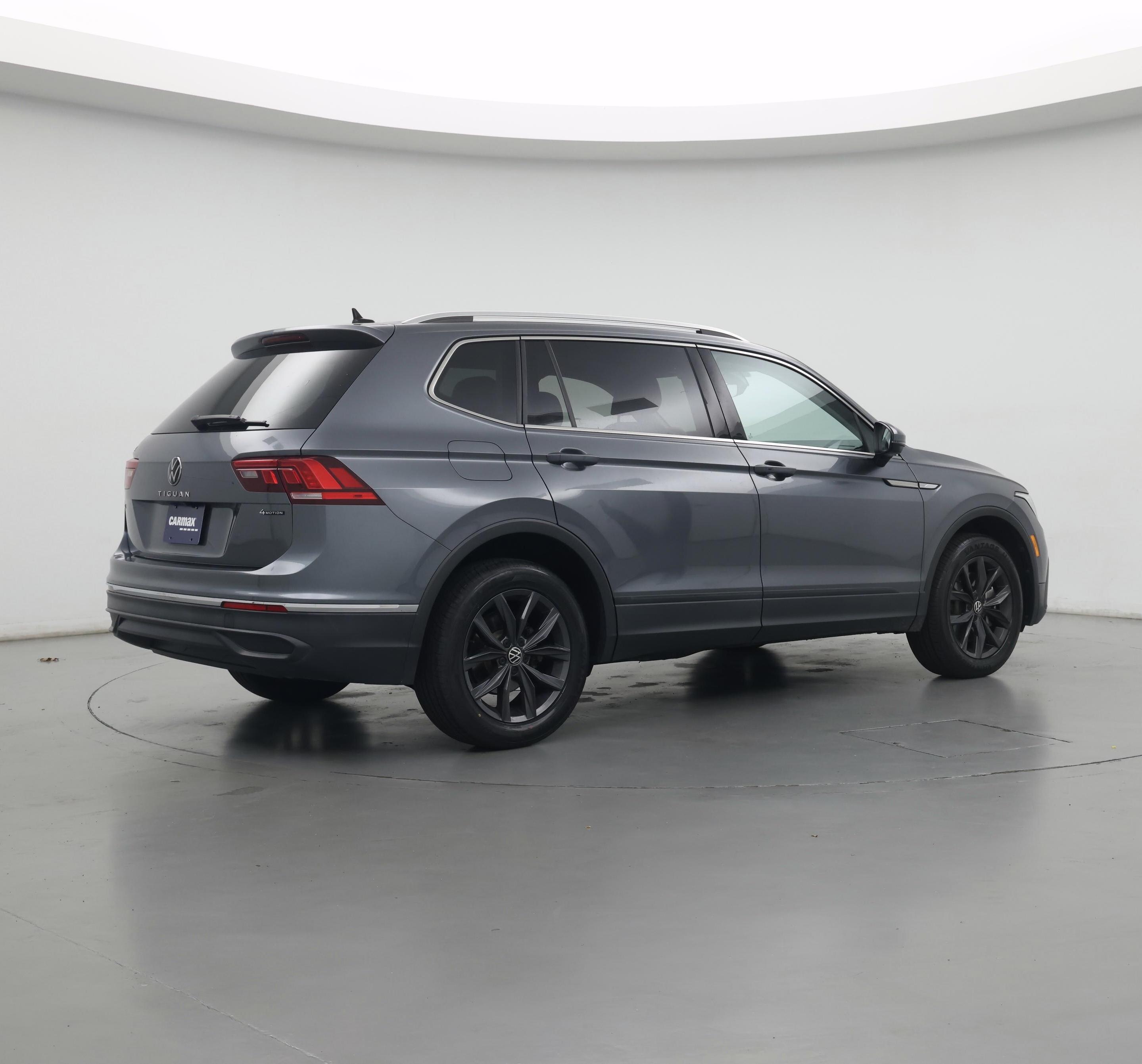 Thumbnail: 2022 Volkswagen Tiguan - 2