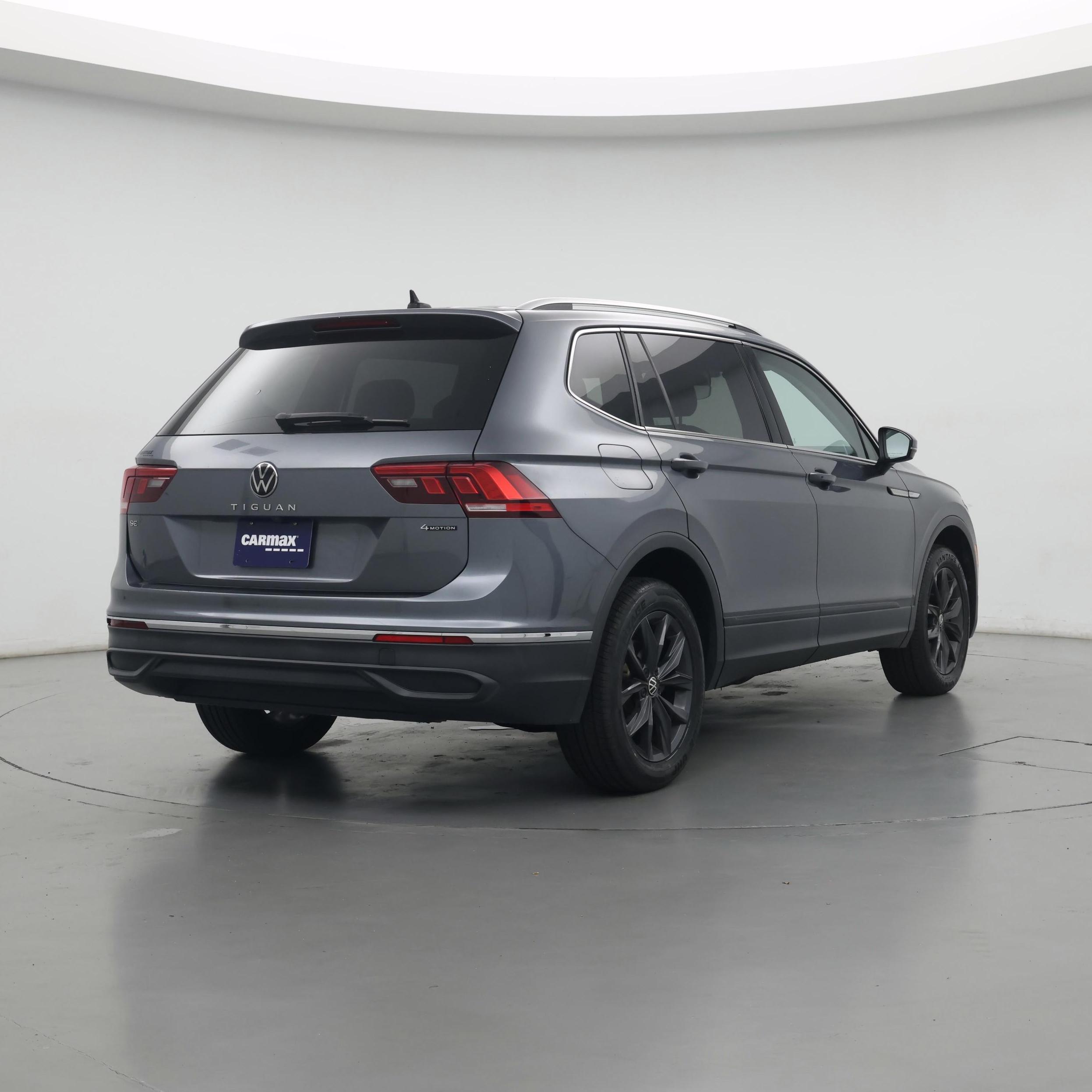 Thumbnail: 2022 Volkswagen Tiguan - 3